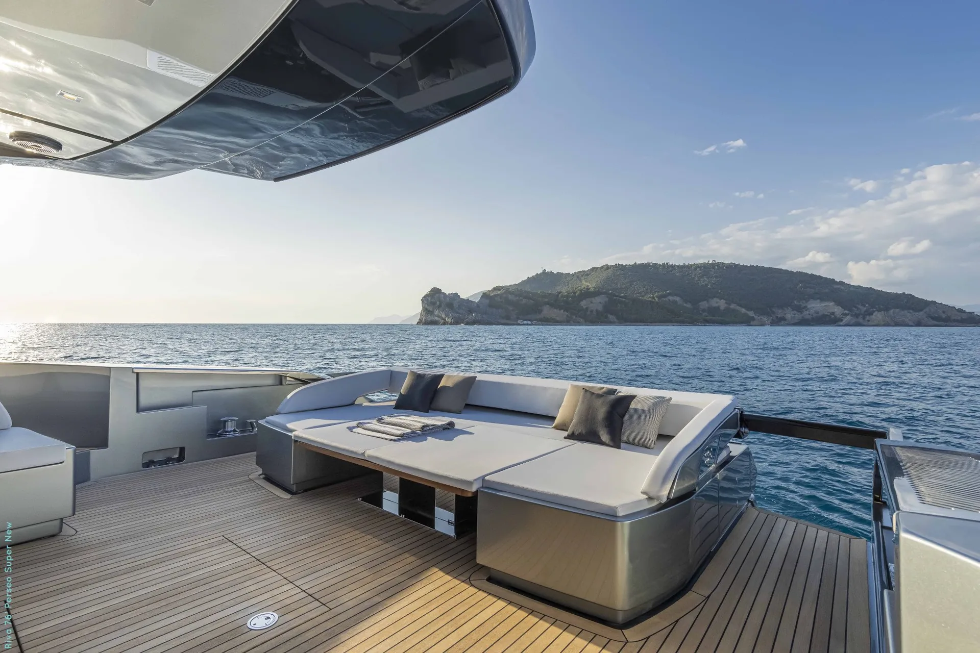Riva 76 — photo 8 location yacht Saint-Tropez
