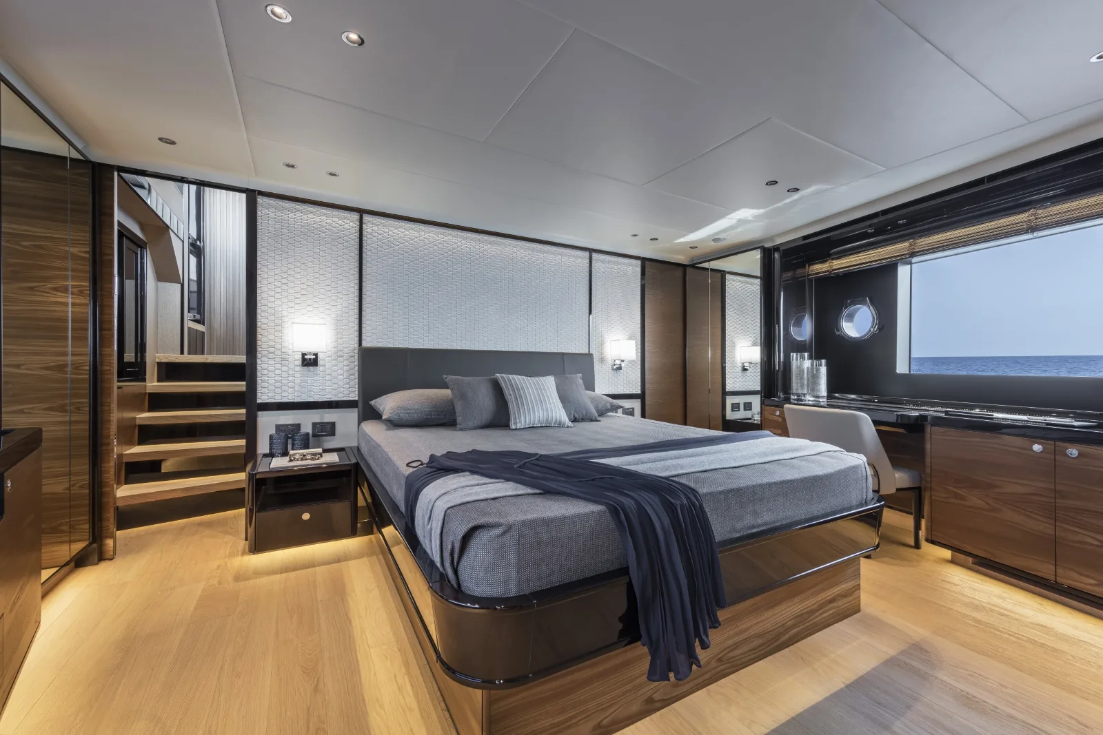 A4A - photo 29 location yacht Saint-Tropez