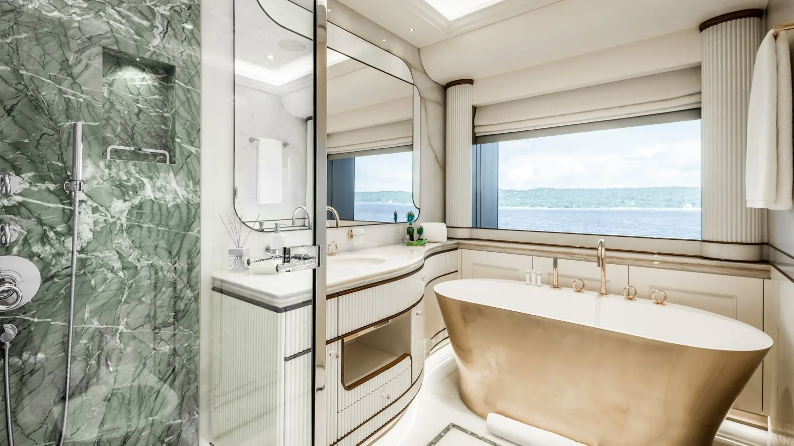 AHPO - photo 21 location yacht Saint-Tropez