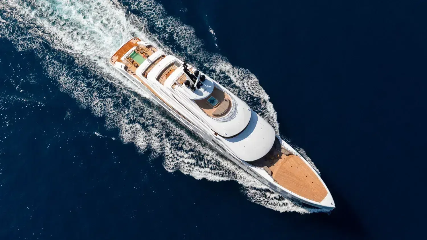 ALFA - photo 3 location yacht Saint-Tropez