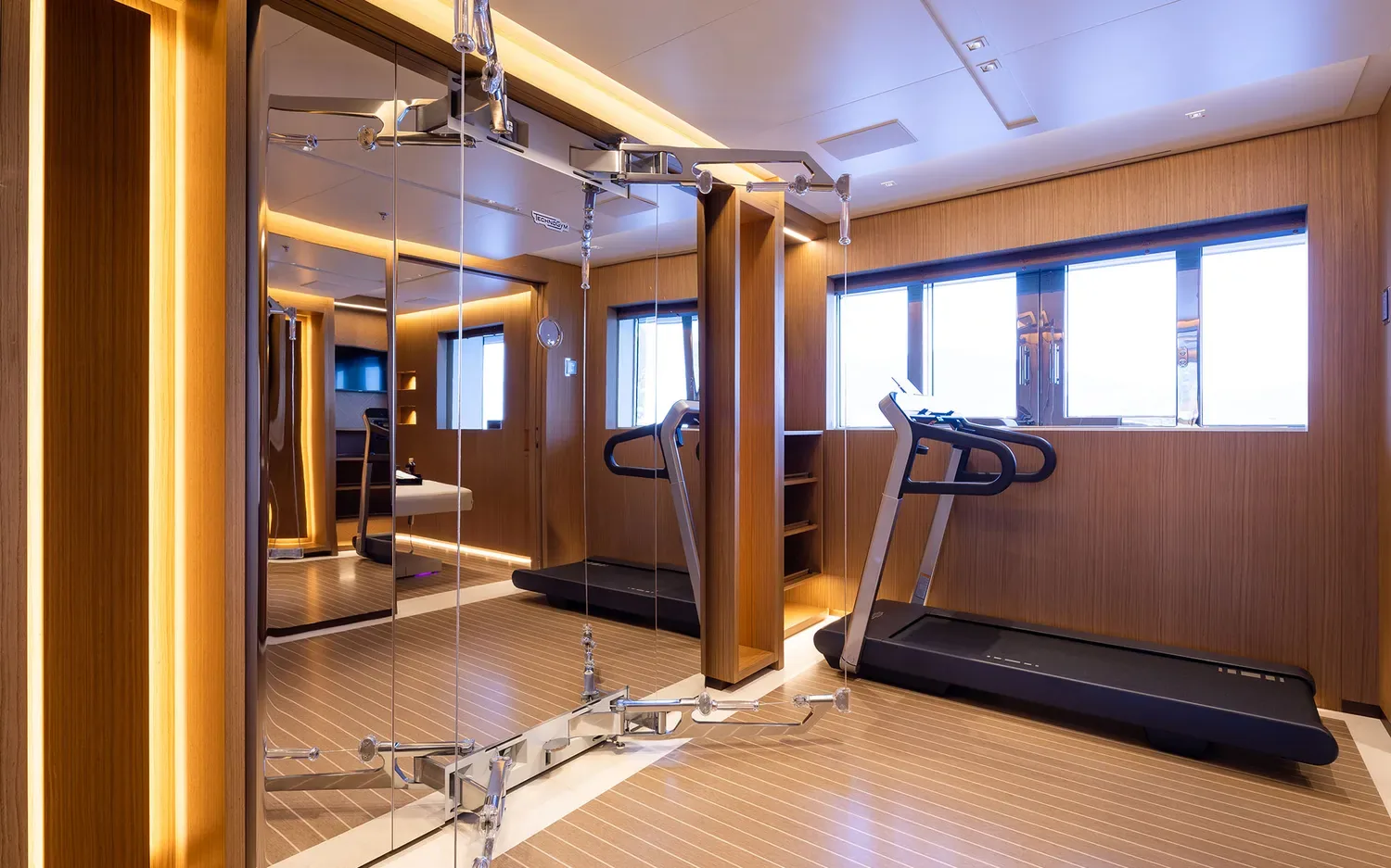 ALFA - photo 25 location yacht Saint-Tropez