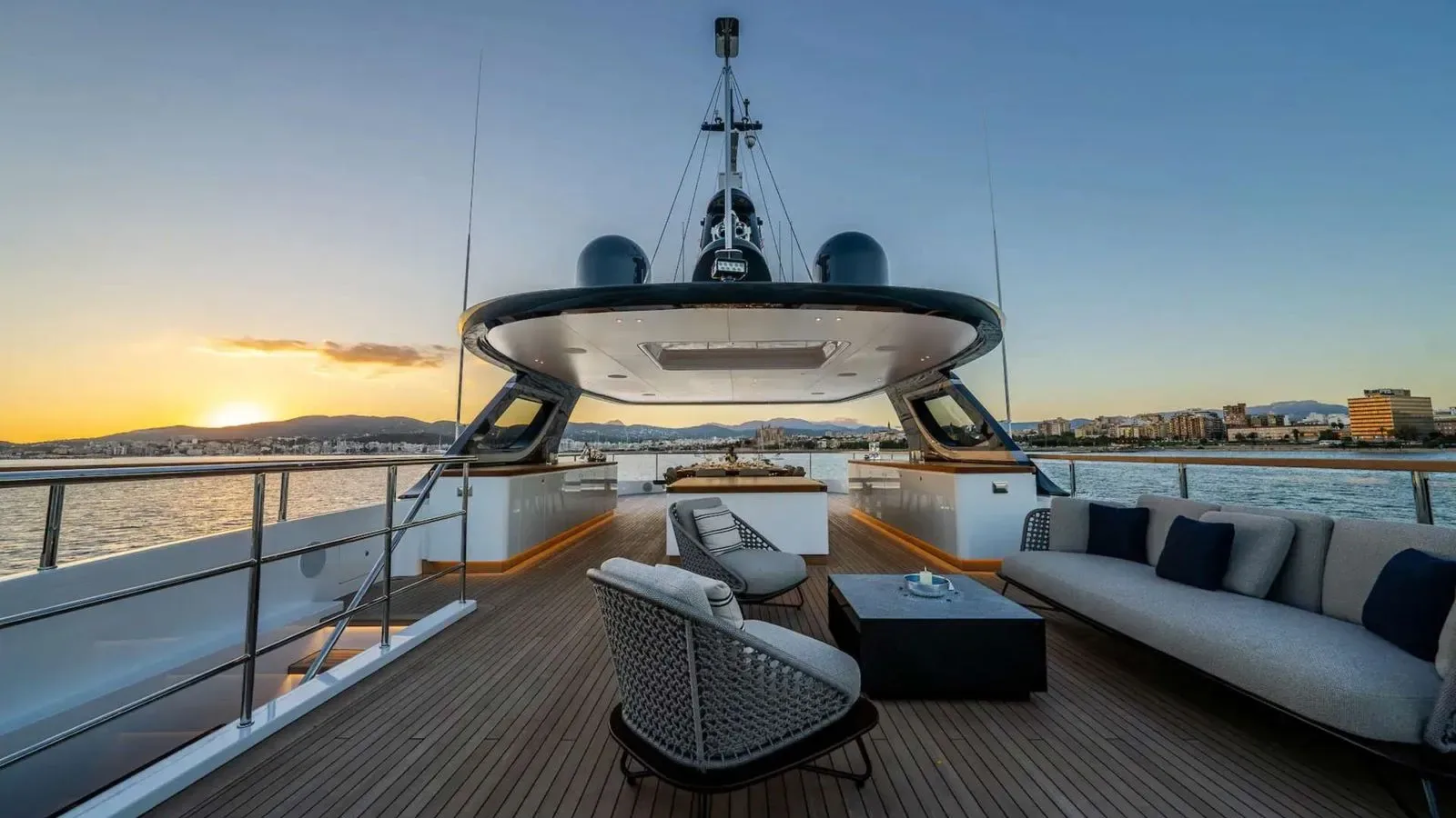 ALPHA WAVES - photo 14 location yacht Saint-Tropez