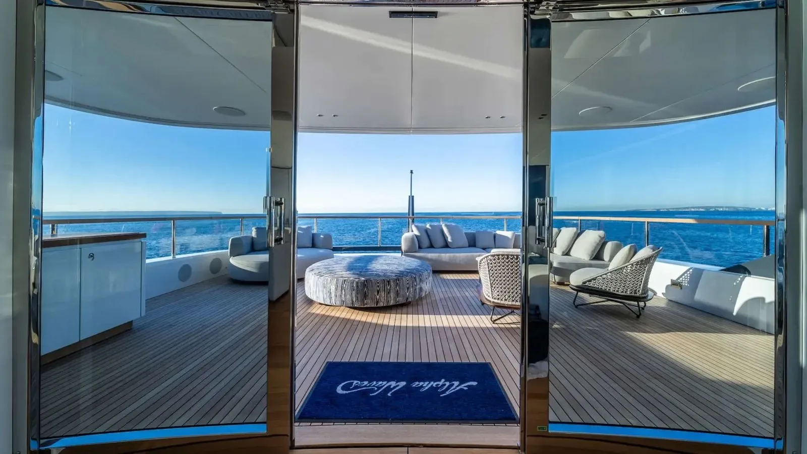 ALPHA WAVES - photo 21 location yacht Saint-Tropez