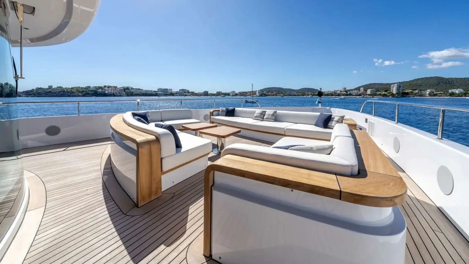 ALPHA WAVES - photo 22 location yacht Saint-Tropez
