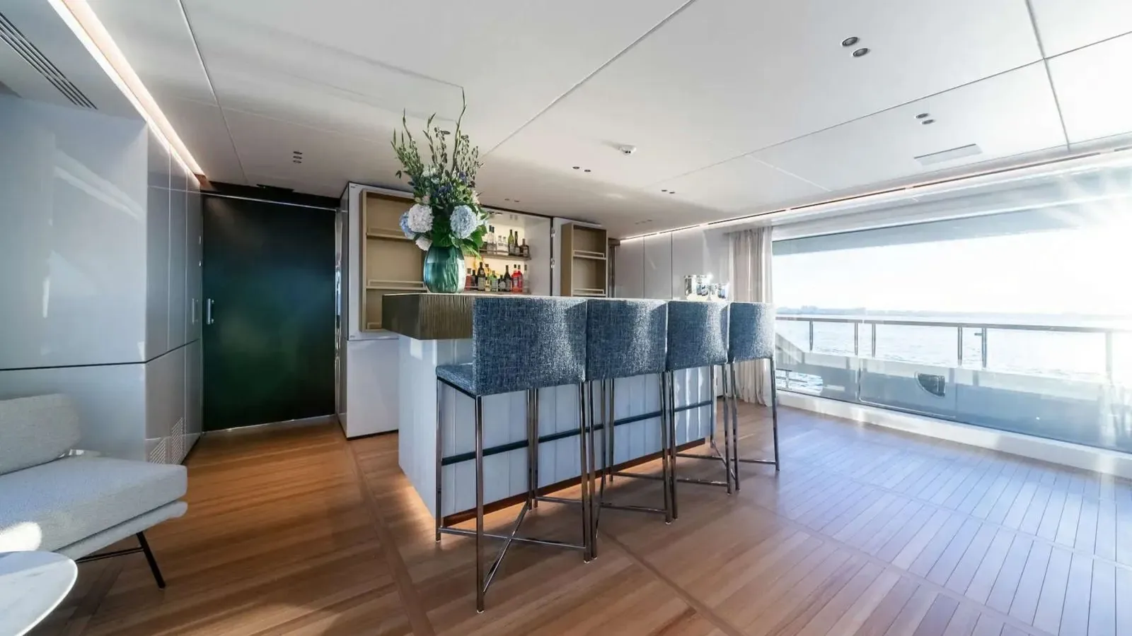 ALPHA WAVES - photo 24 location yacht Saint-Tropez