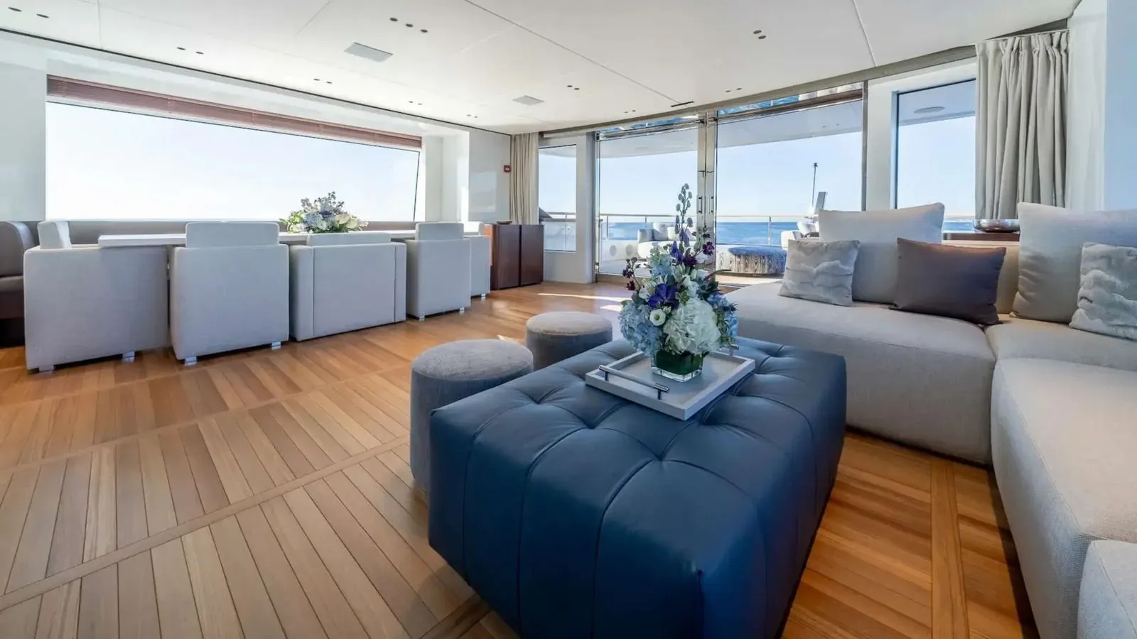 ALPHA WAVES - photo 25 location yacht Saint-Tropez