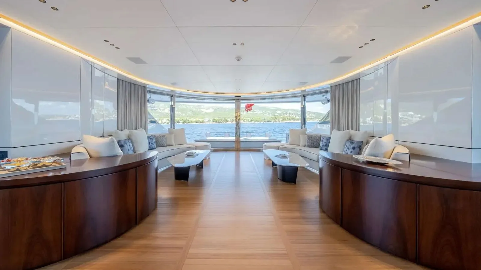 ALPHA WAVES - photo 27 location yacht Saint-Tropez