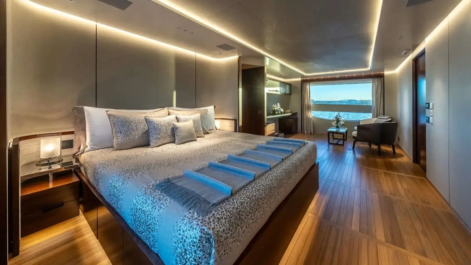 ALPHA WAVES - photo 33 location yacht Saint-Tropez