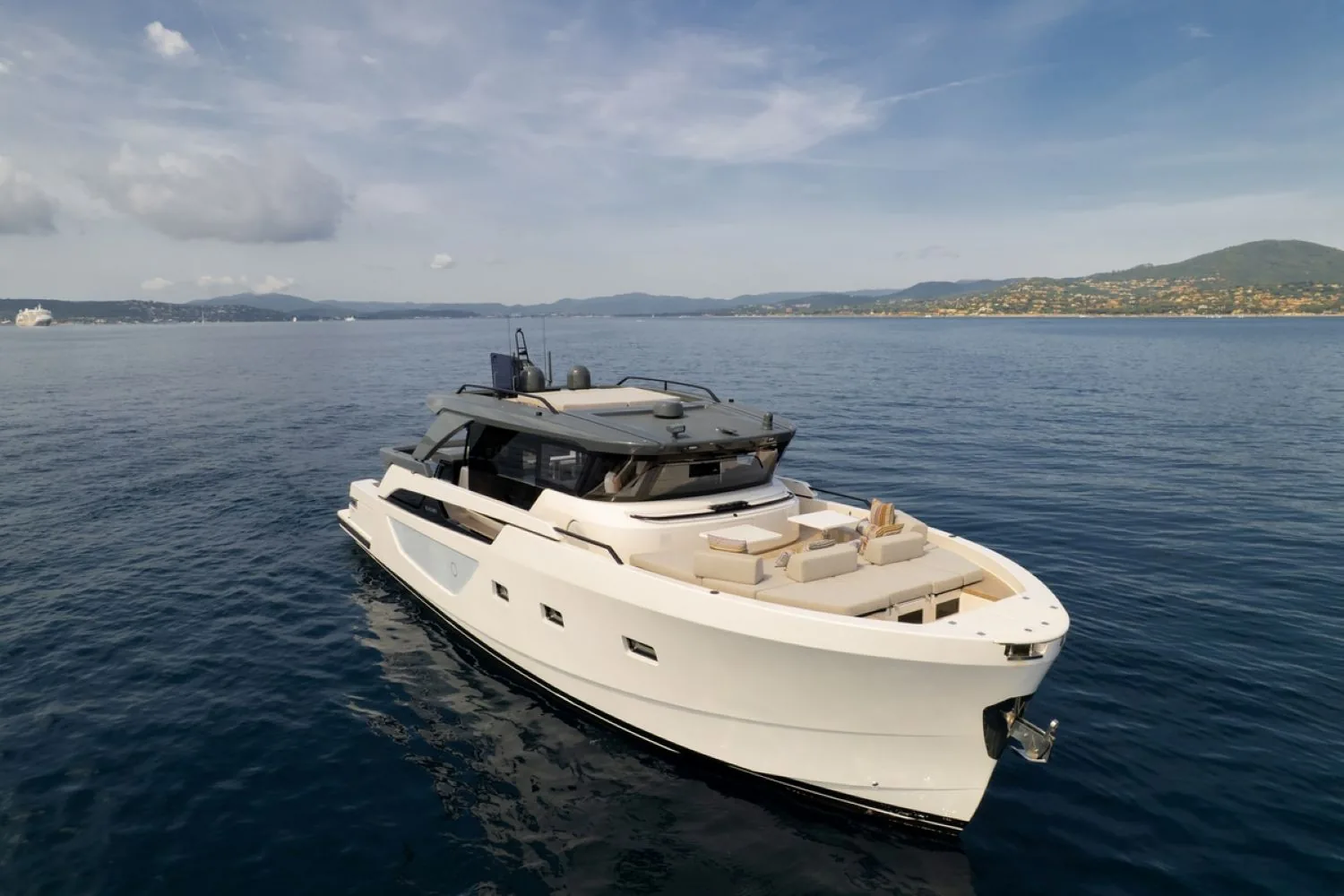 BLUEGAME BGX63 - photo 5 location yacht Saint-Tropez