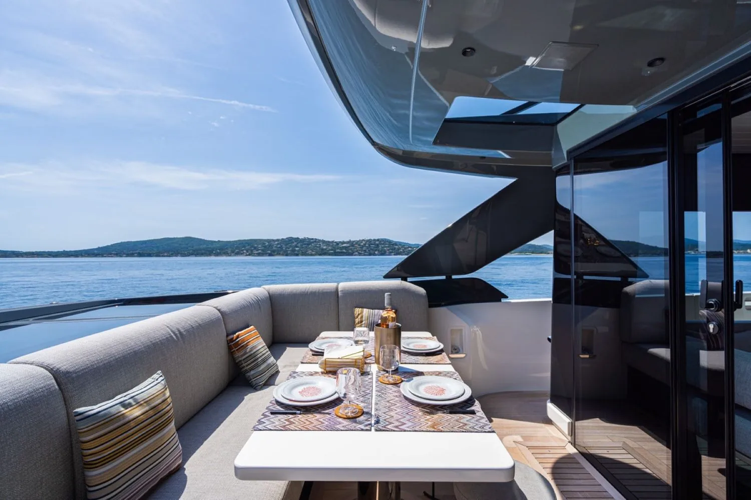 BLUEGAME BGX63 - photo 7 location yacht Saint-Tropez