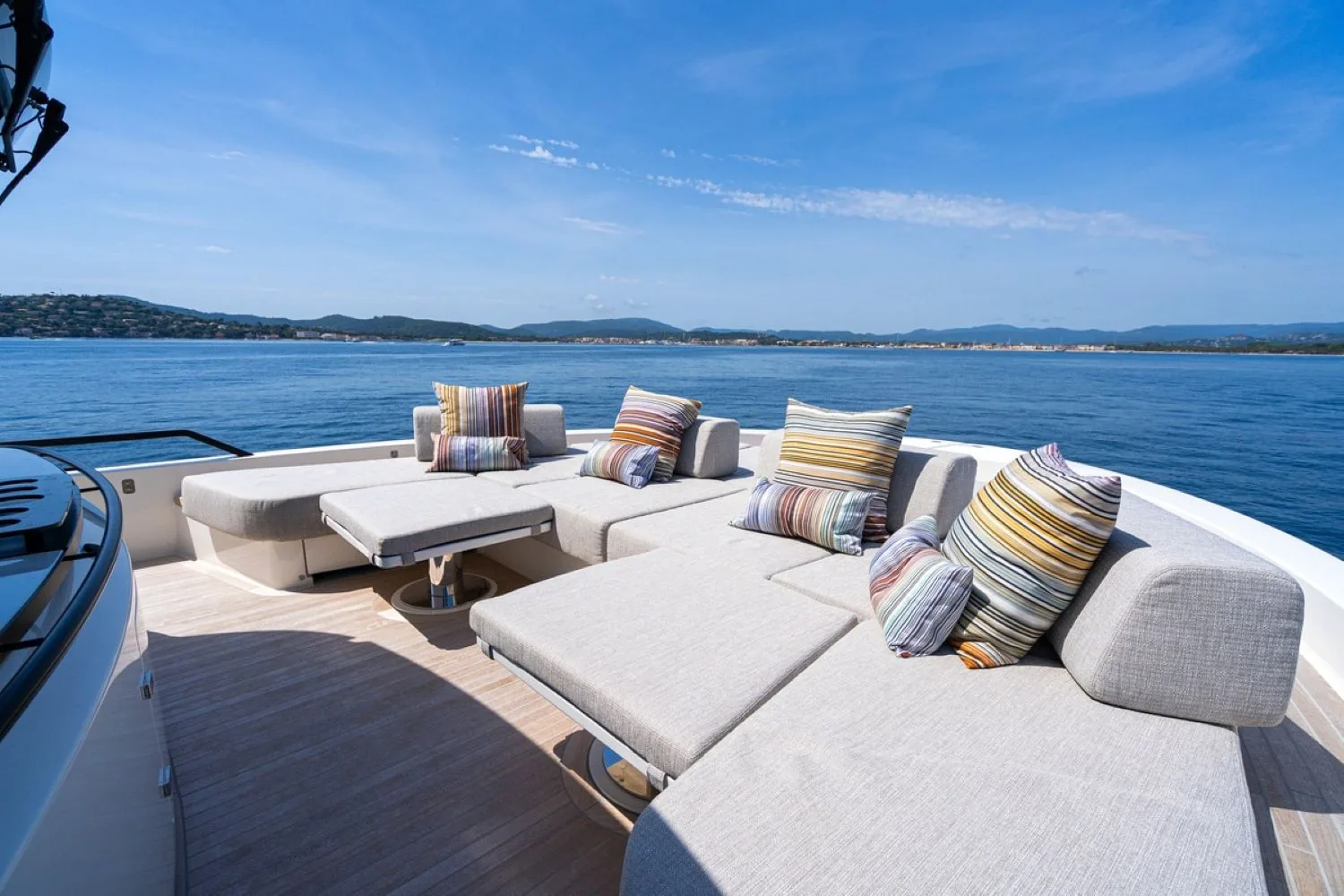 BLUEGAME BGX63 - photo 9 location yacht Saint-Tropez