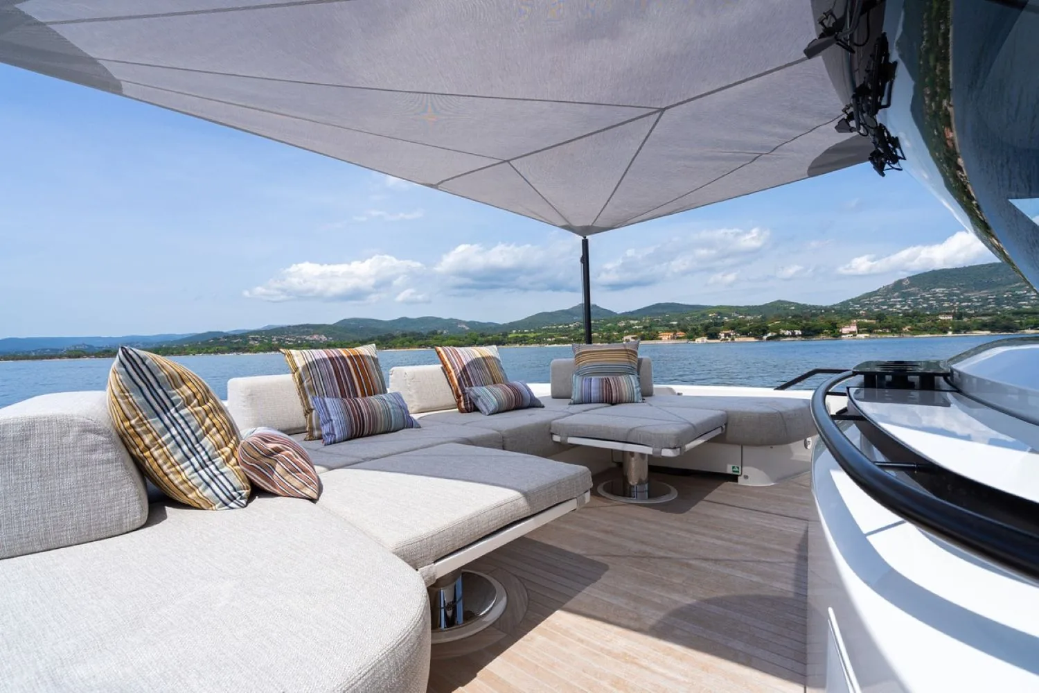 BLUEGAME BGX63 - photo 10 location yacht Saint-Tropez