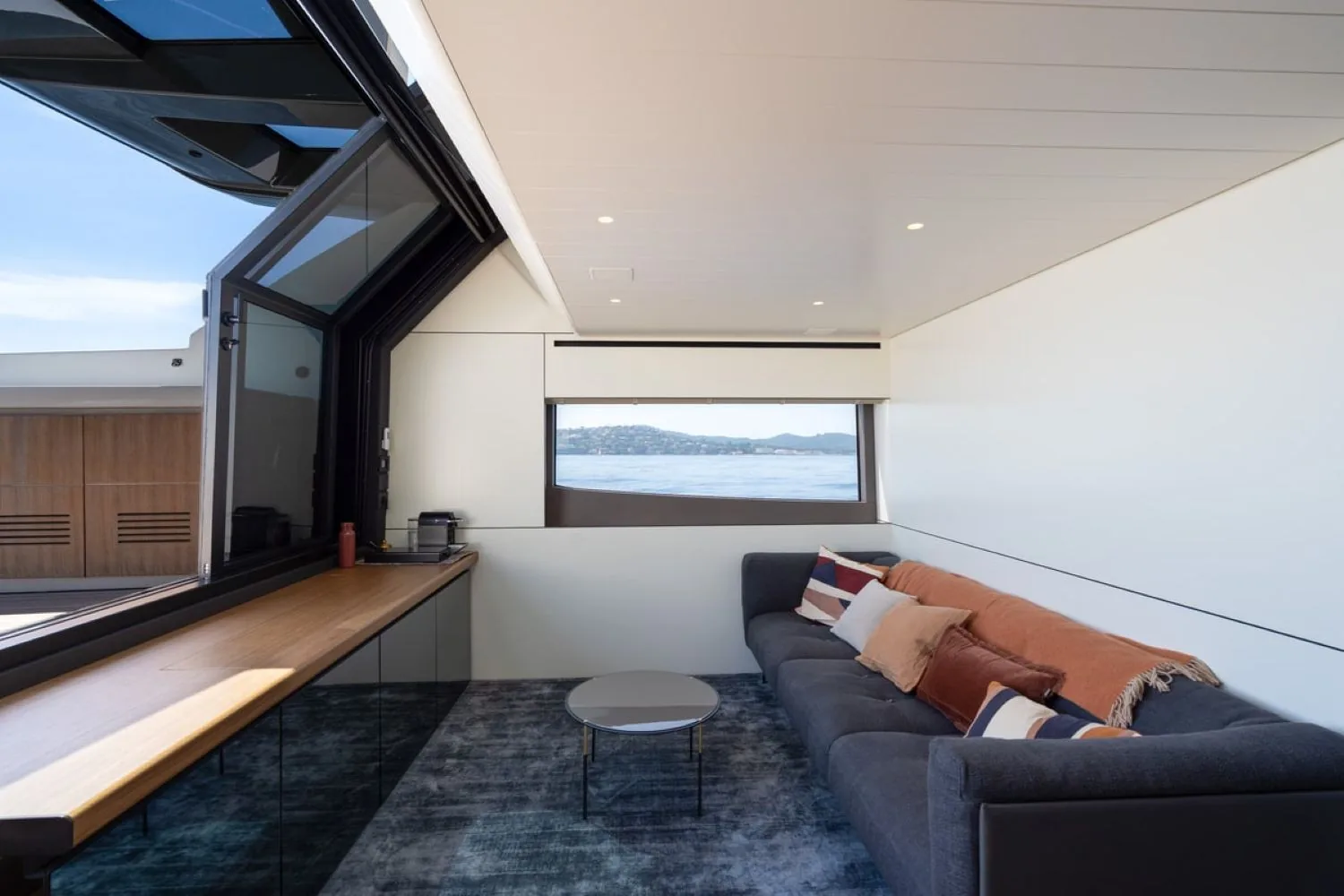 BLUEGAME BGX63 - photo 15 location yacht Saint-Tropez