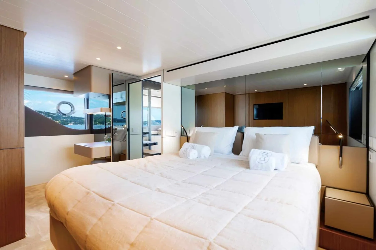 BLUEGAME BGX63 - photo 16 location yacht Saint-Tropez