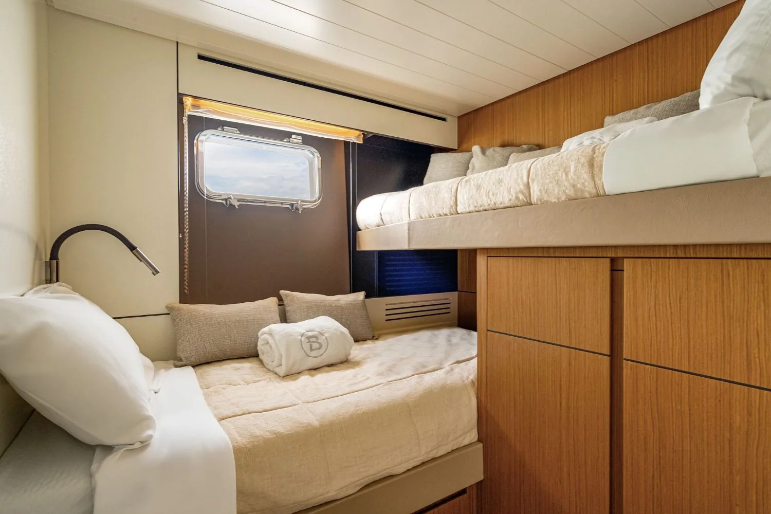 BLUEGAME BGX63 - photo 18 location yacht Saint-Tropez