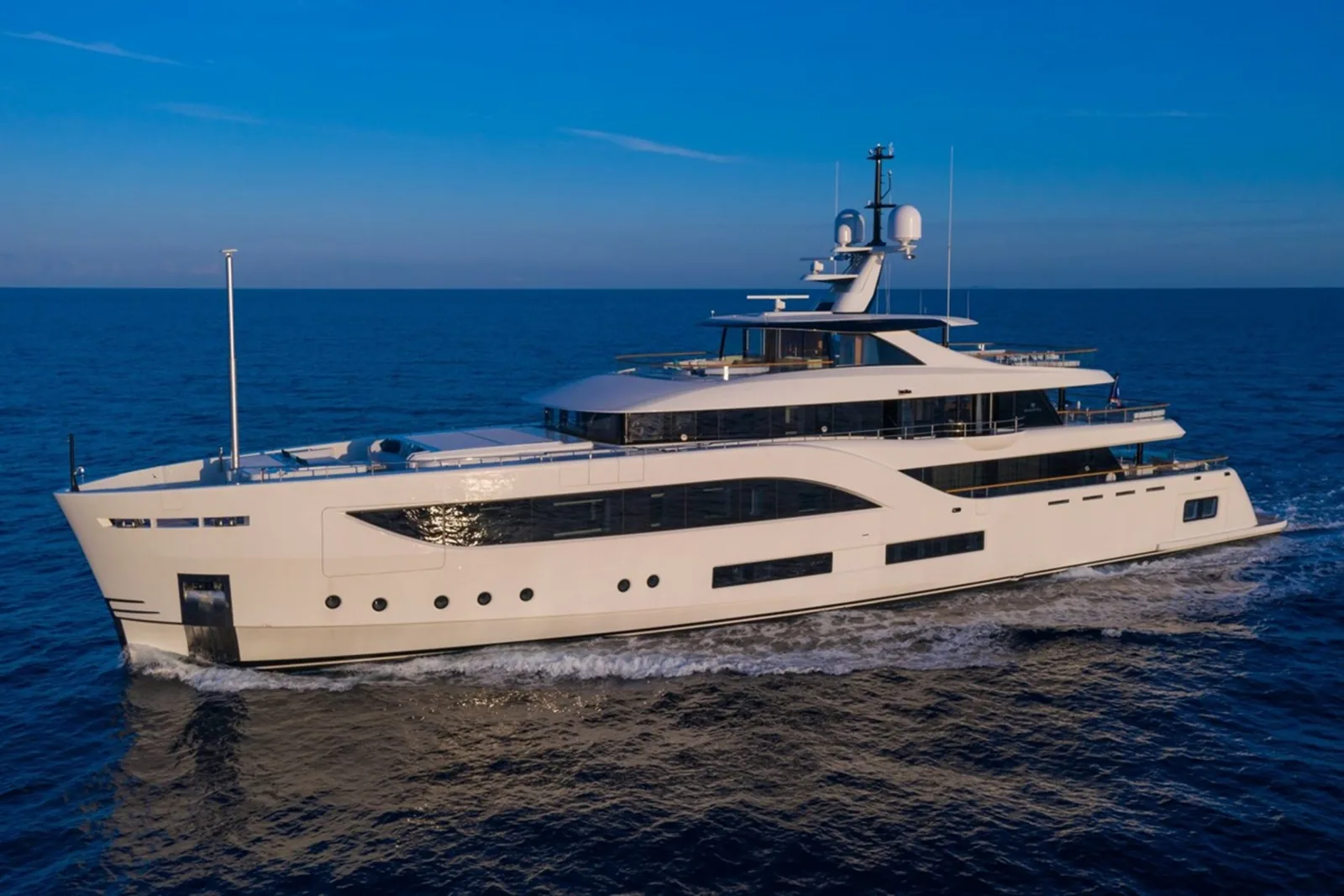 C - photo 2 location yacht Saint-Tropez