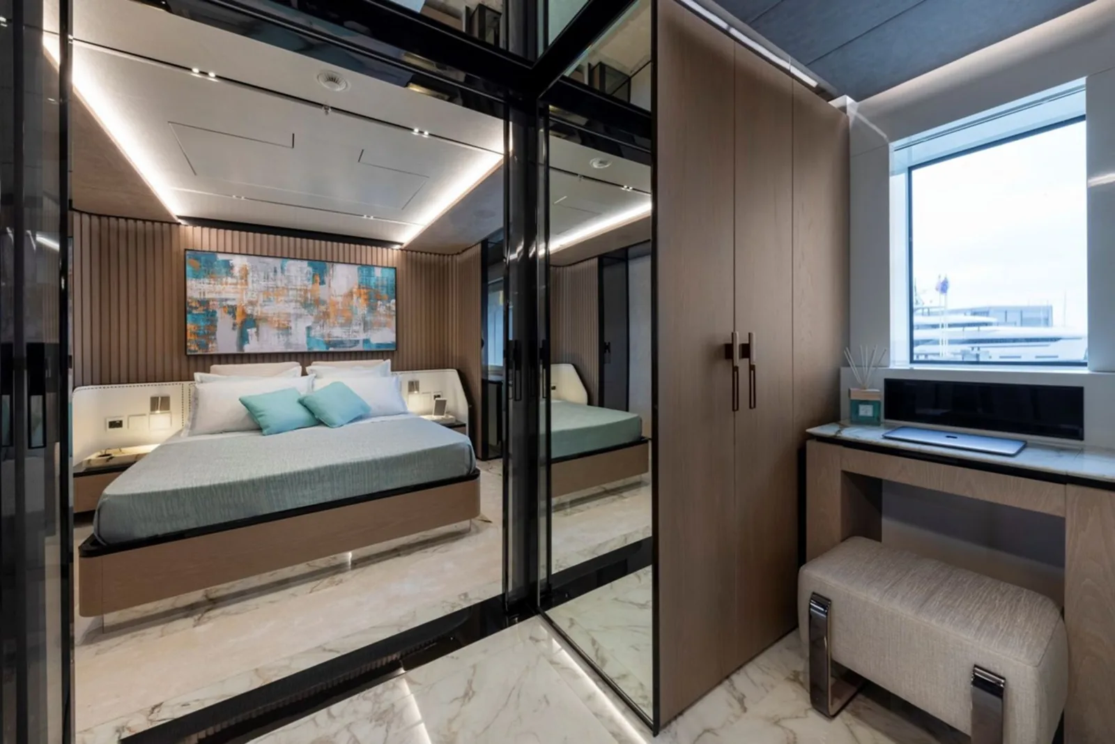 C - photo 9 location yacht Saint-Tropez