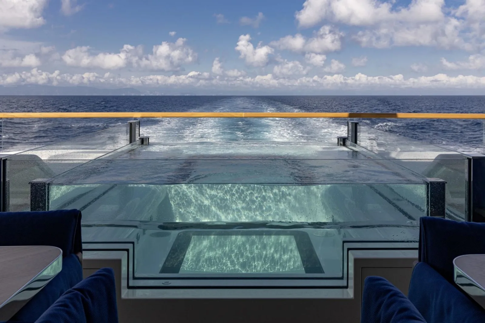C - photo 13 location yacht Saint-Tropez