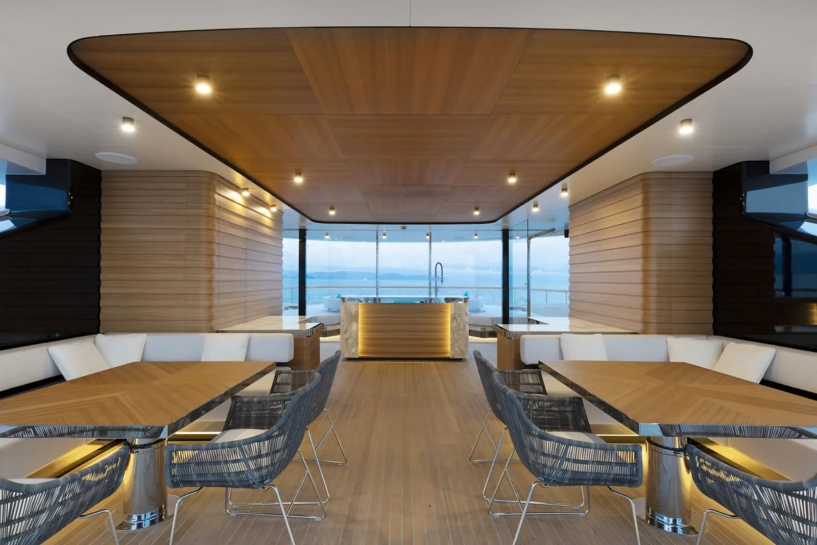 C - photo 25 location yacht Saint-Tropez