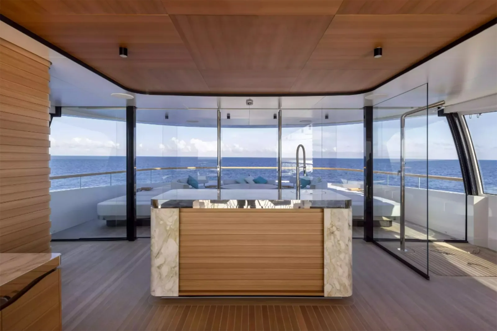 C - photo 26 location yacht Saint-Tropez
