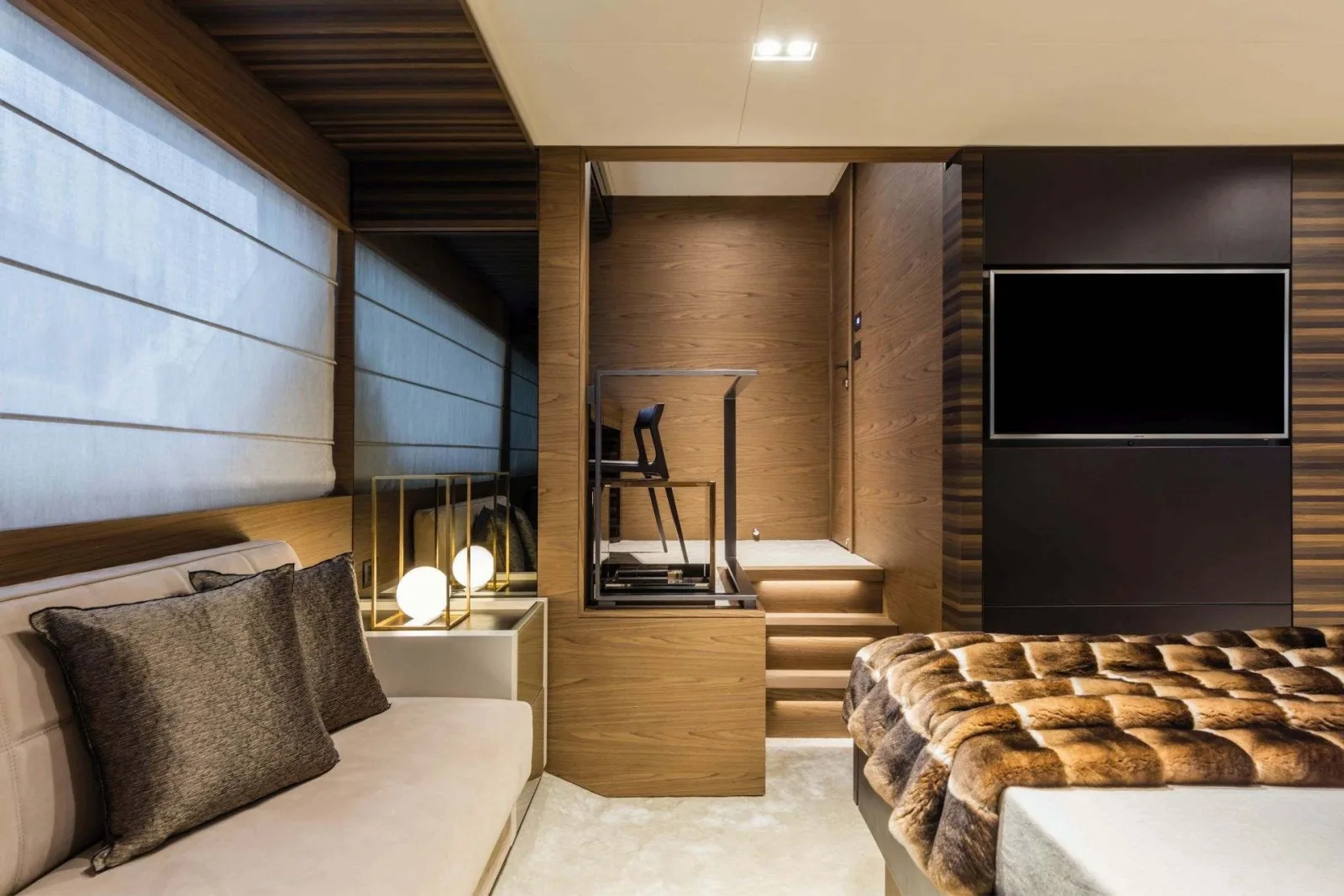 CARE ONE - photo 13 location yacht Saint-Tropez