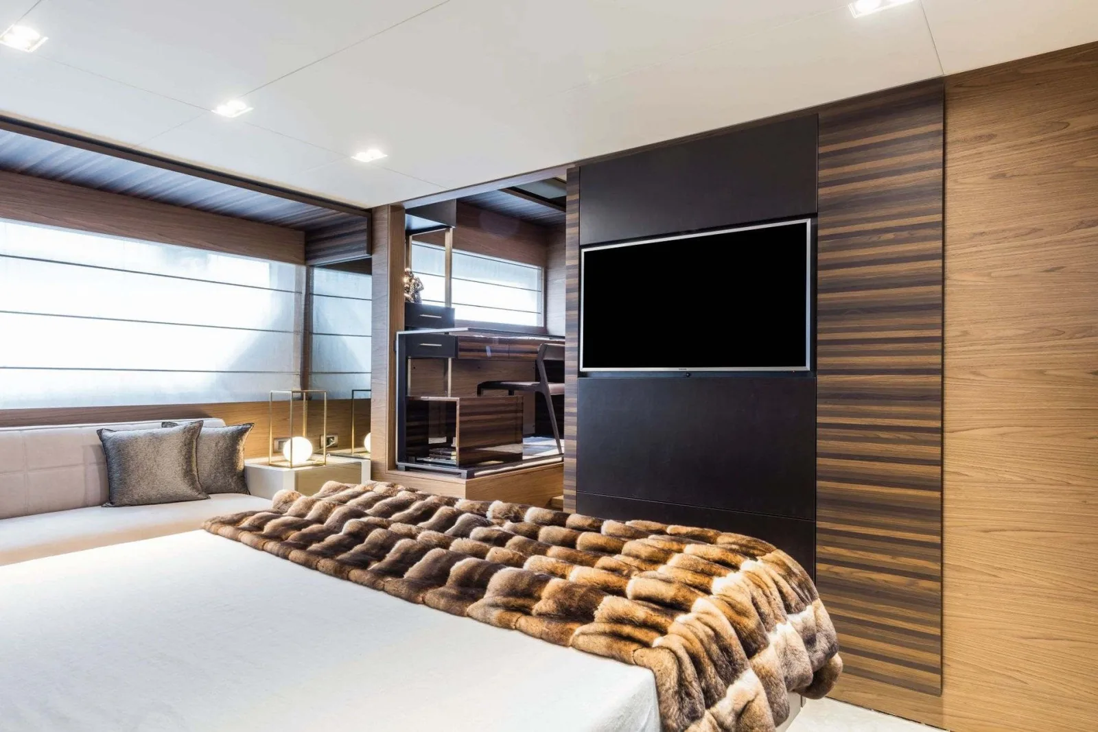 CARE ONE - photo 15 location yacht Saint-Tropez