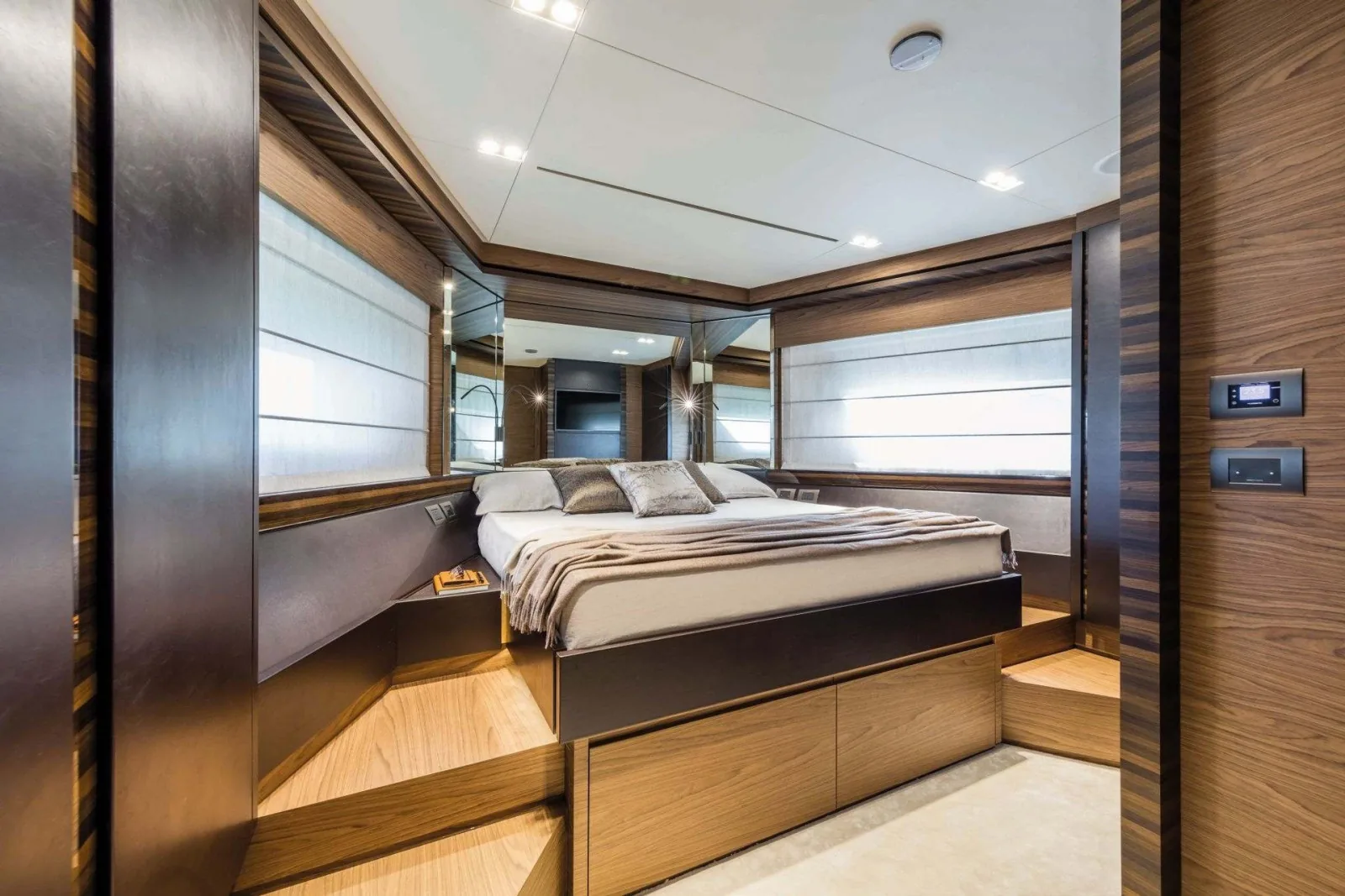 CARE ONE - photo 17 location yacht Saint-Tropez
