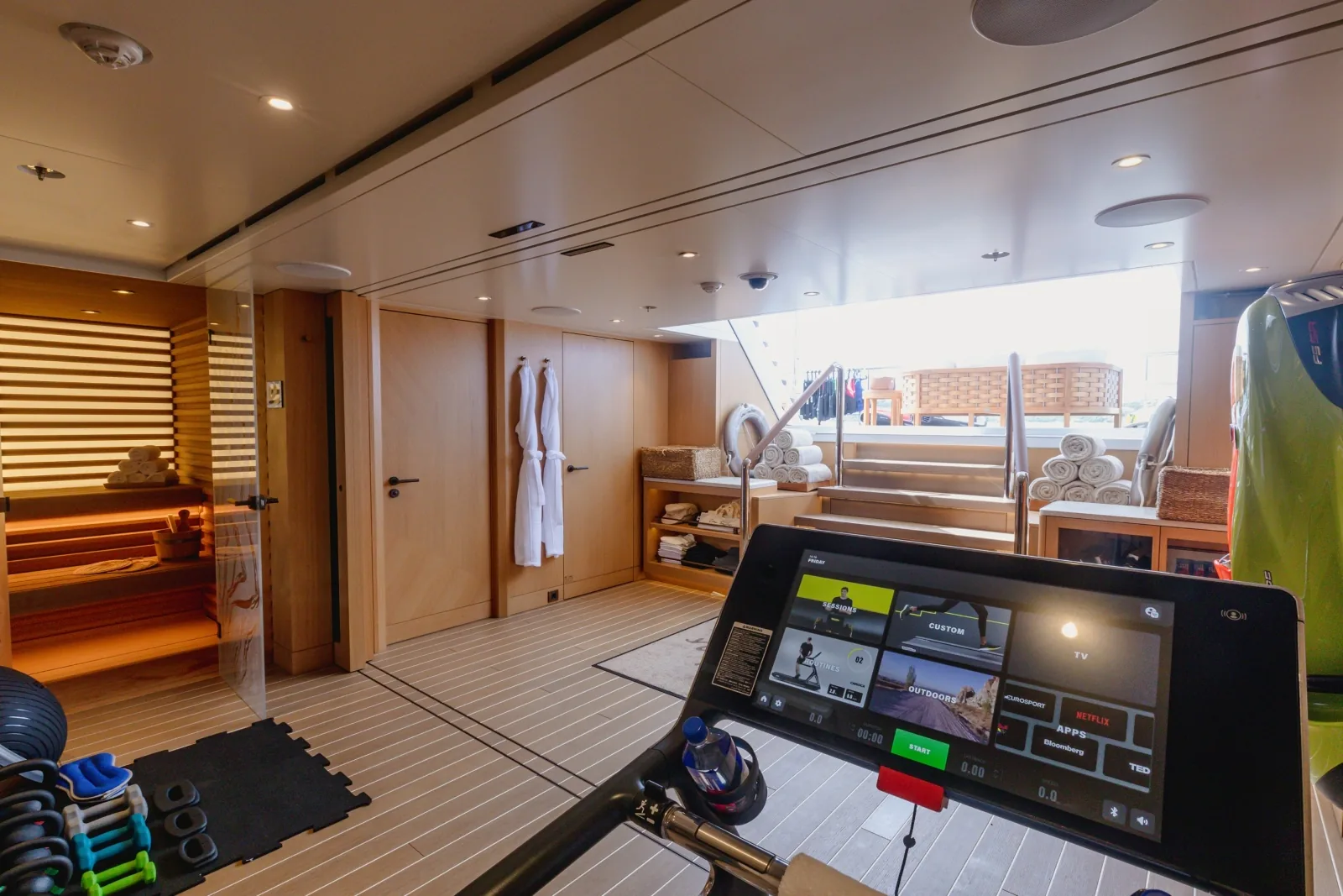 COME TOGETHER - photo 25 location yacht Saint-Tropez