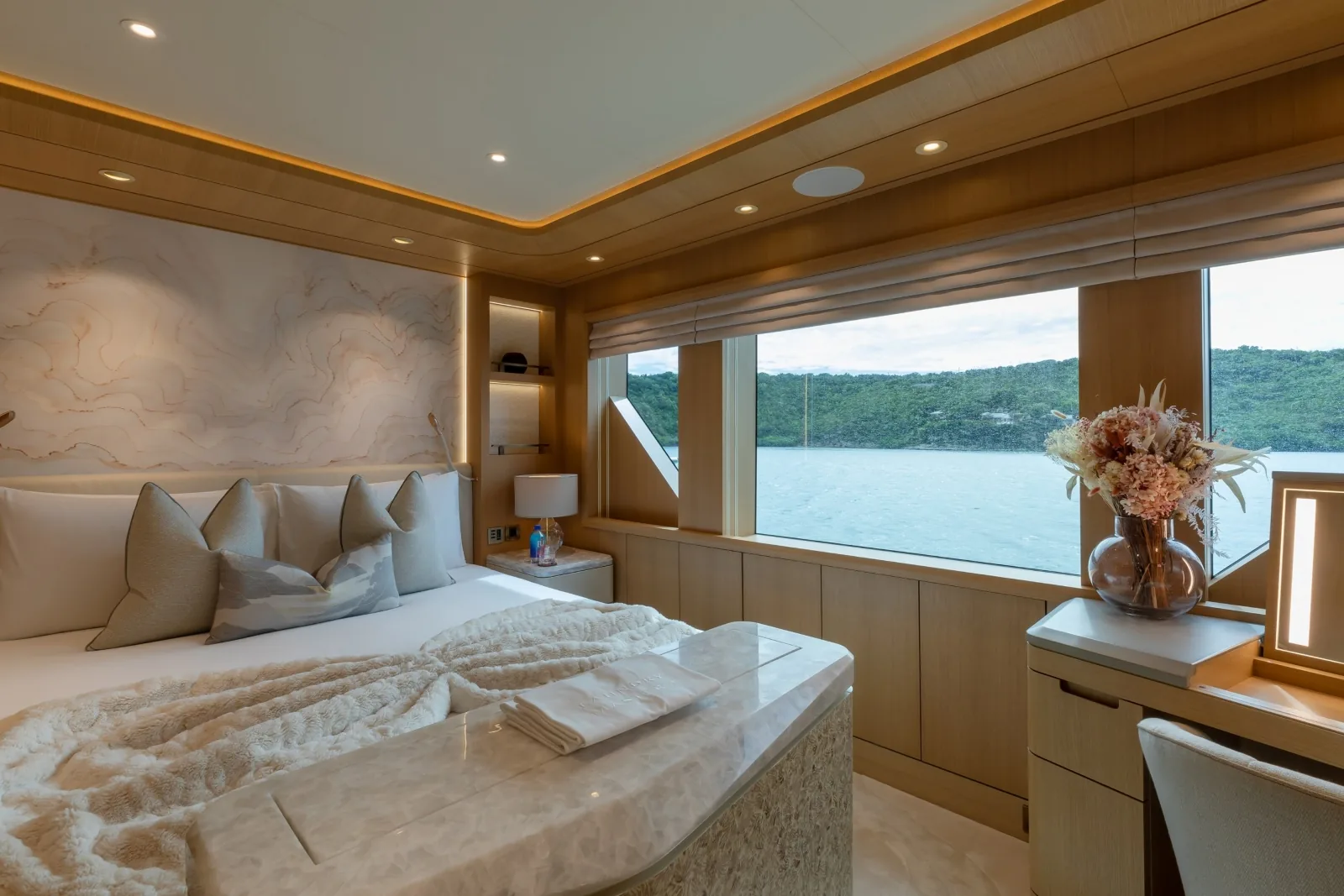 COME TOGETHER - photo 32 location yacht Saint-Tropez