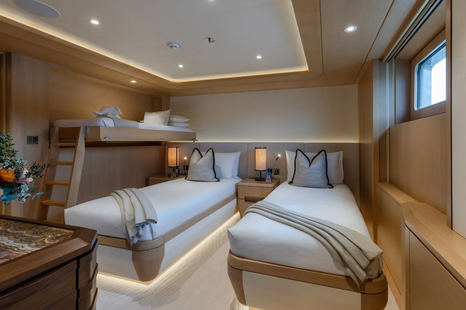 COME TOGETHER - photo 40 location yacht Saint-Tropez