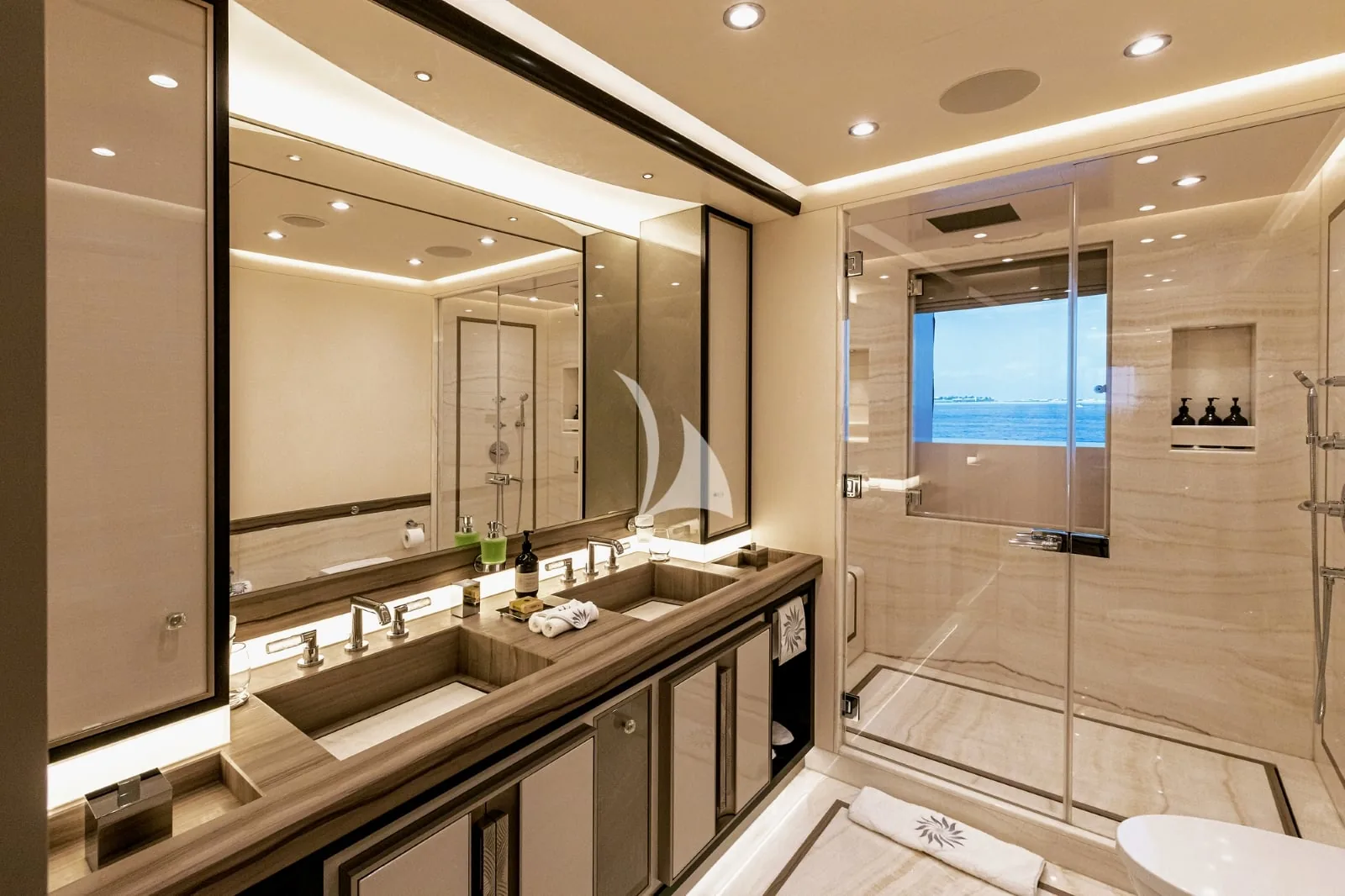DAR - photo 42 location yacht Saint-Tropez