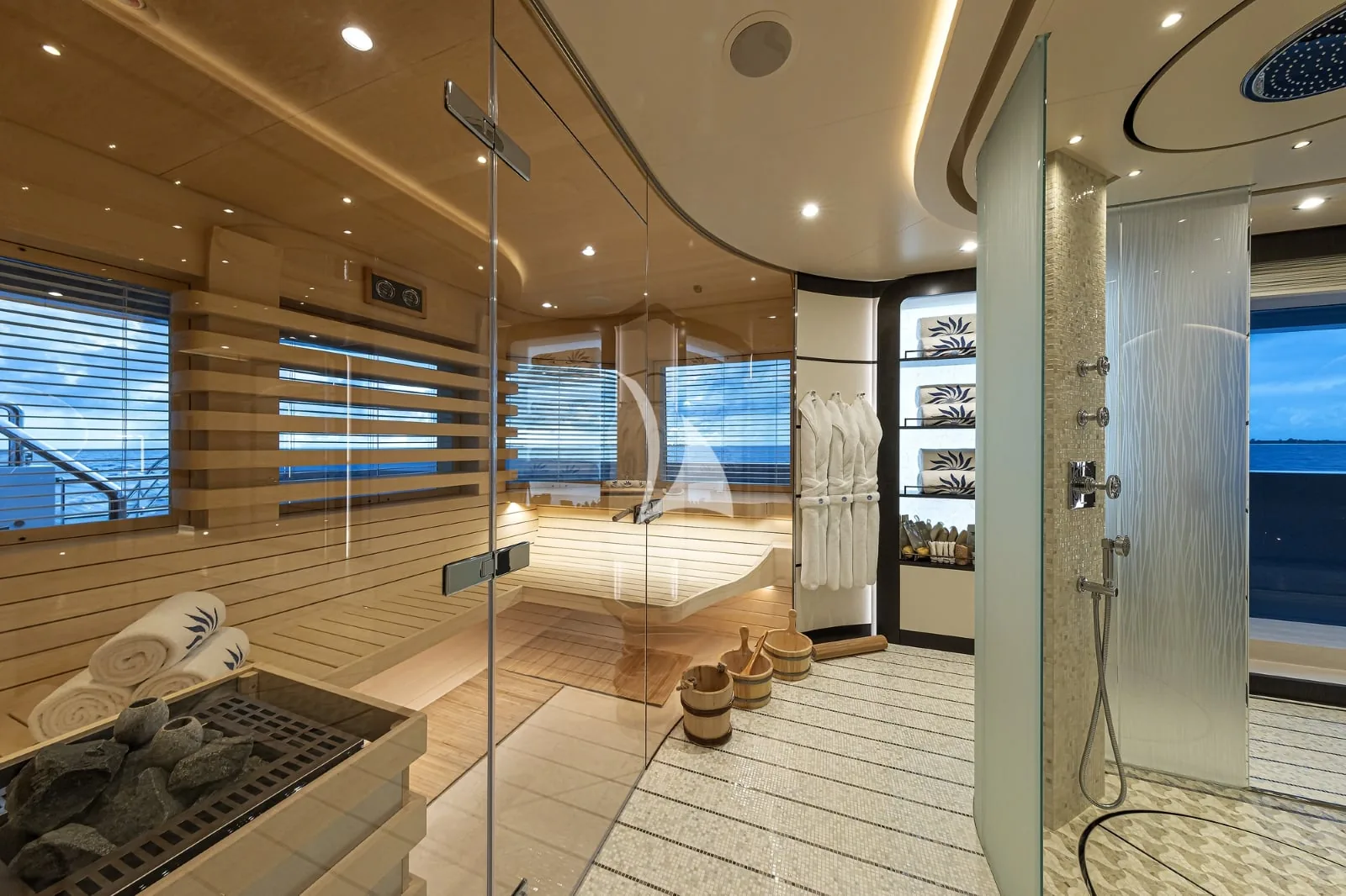 DAR - photo 50 location yacht Saint-Tropez