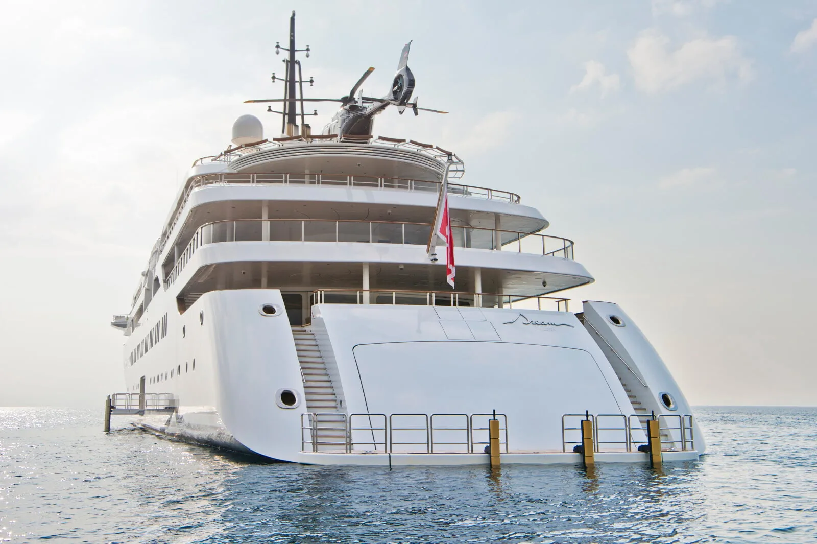 DREAM - photo 3 location yacht Saint-Tropez