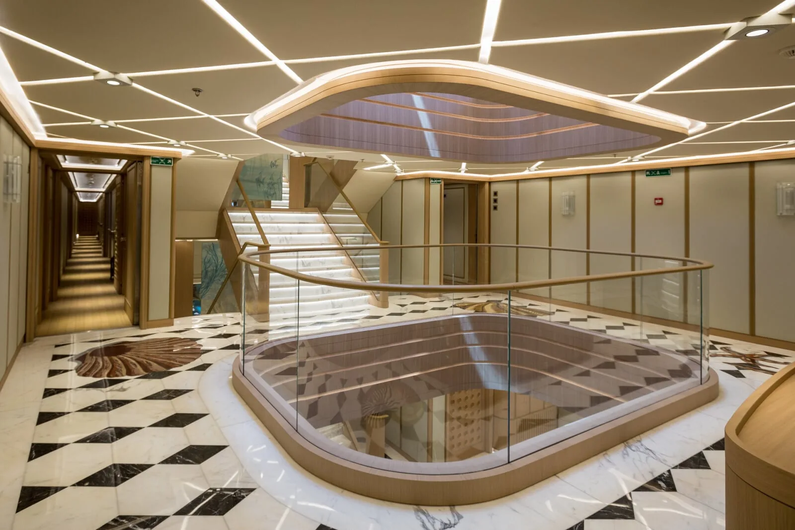 DREAM - photo 13 location yacht Saint-Tropez