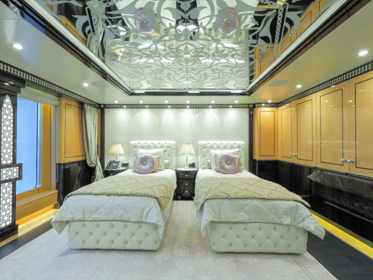 ELEMENTS - photo 6 location yacht Saint-Tropez