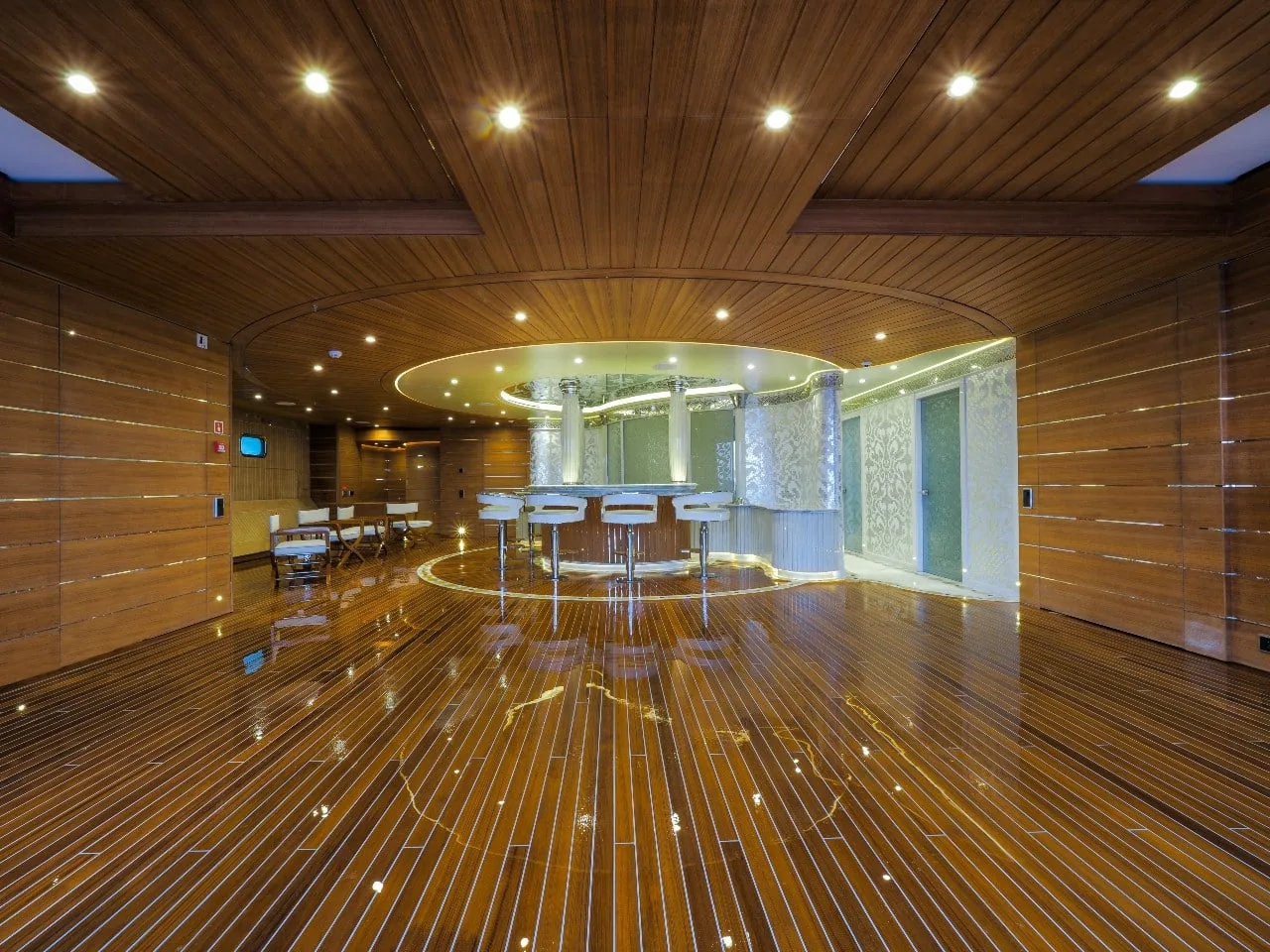 ELEMENTS - photo 14 location yacht Saint-Tropez