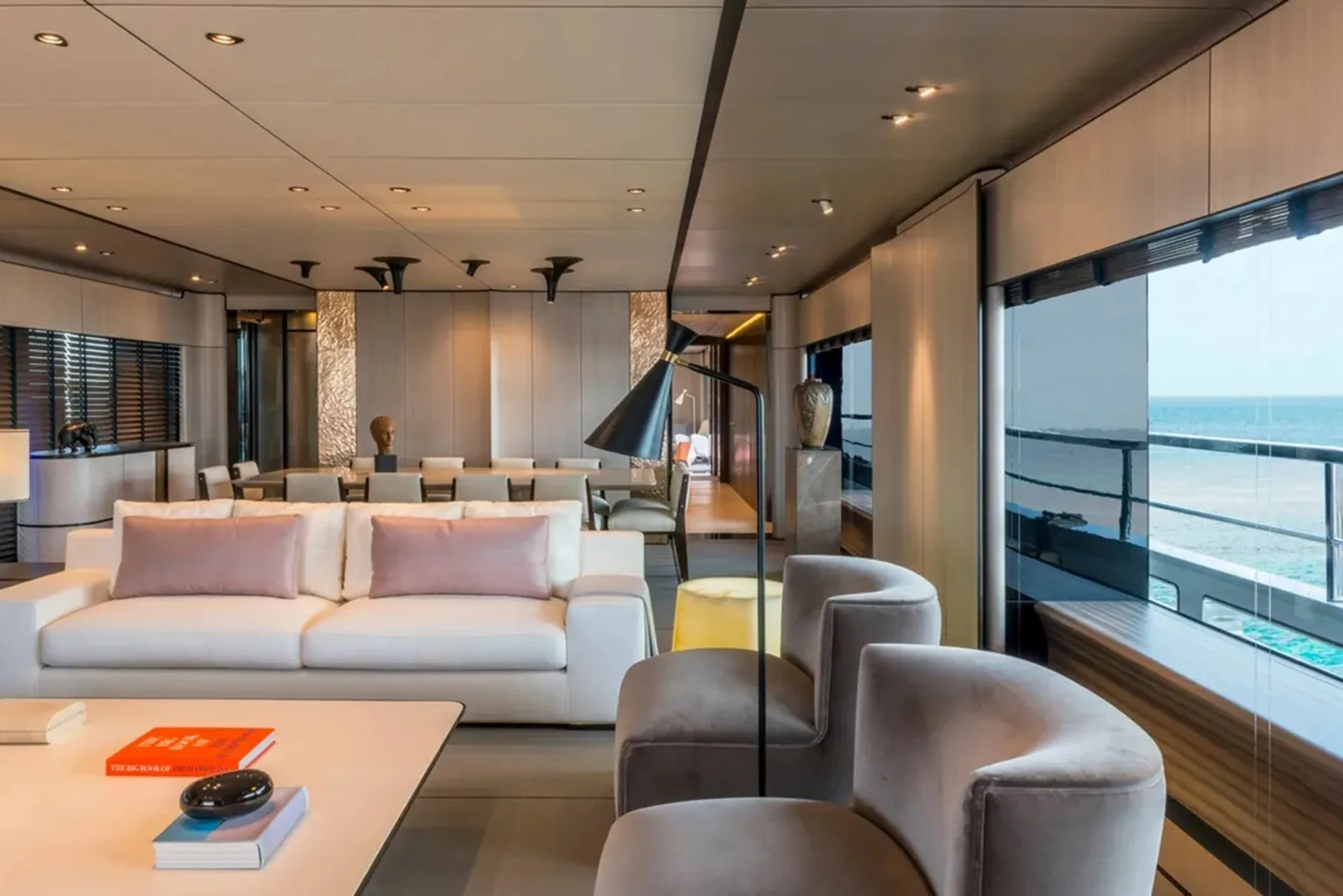 ENDEAVOUR 2 - photo 6 location yacht Saint-Tropez