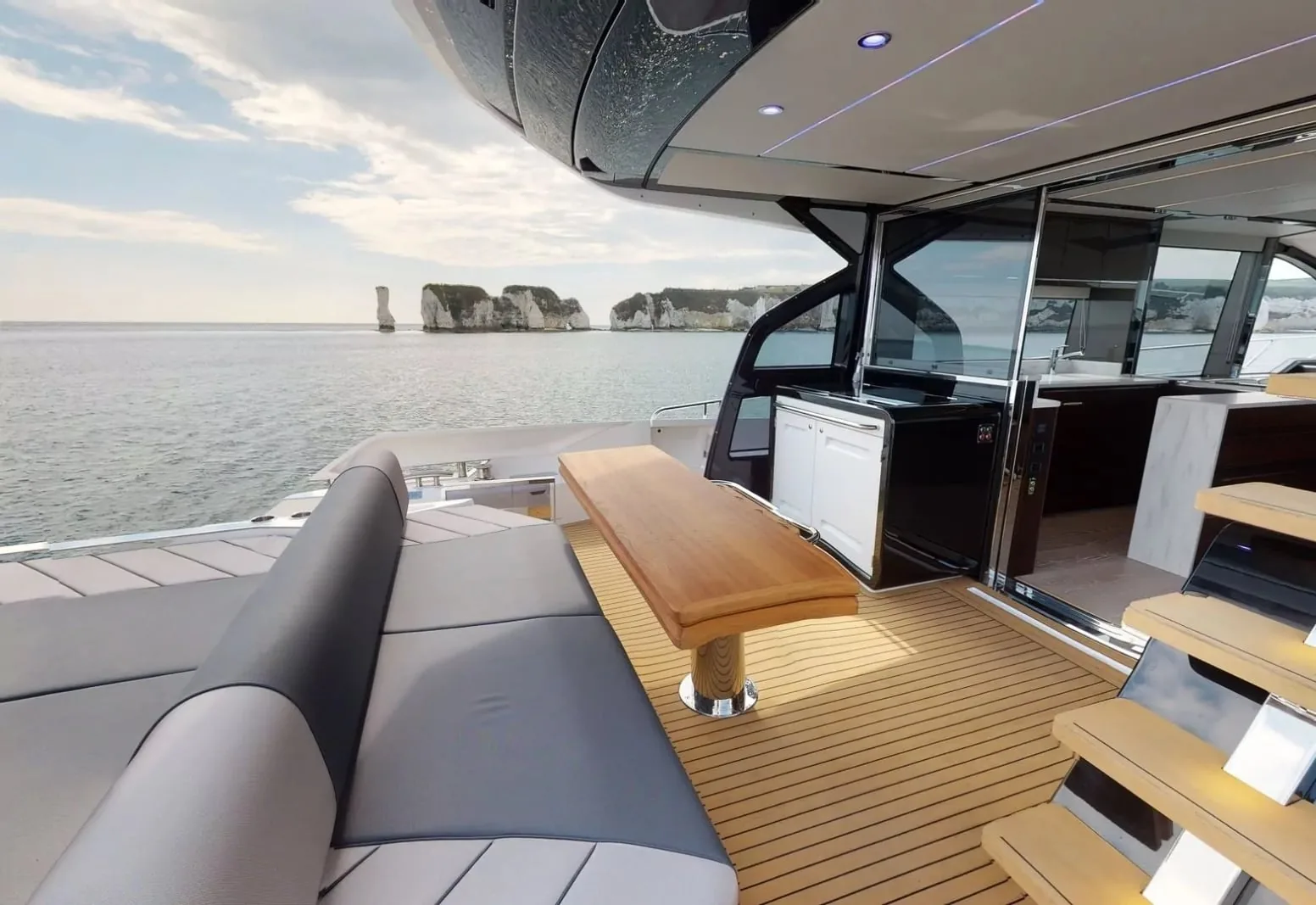 FORZA - photo 9 location yacht Saint-Tropez