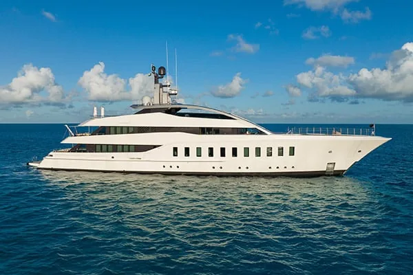 HALO - location yacht Saint-Tropez