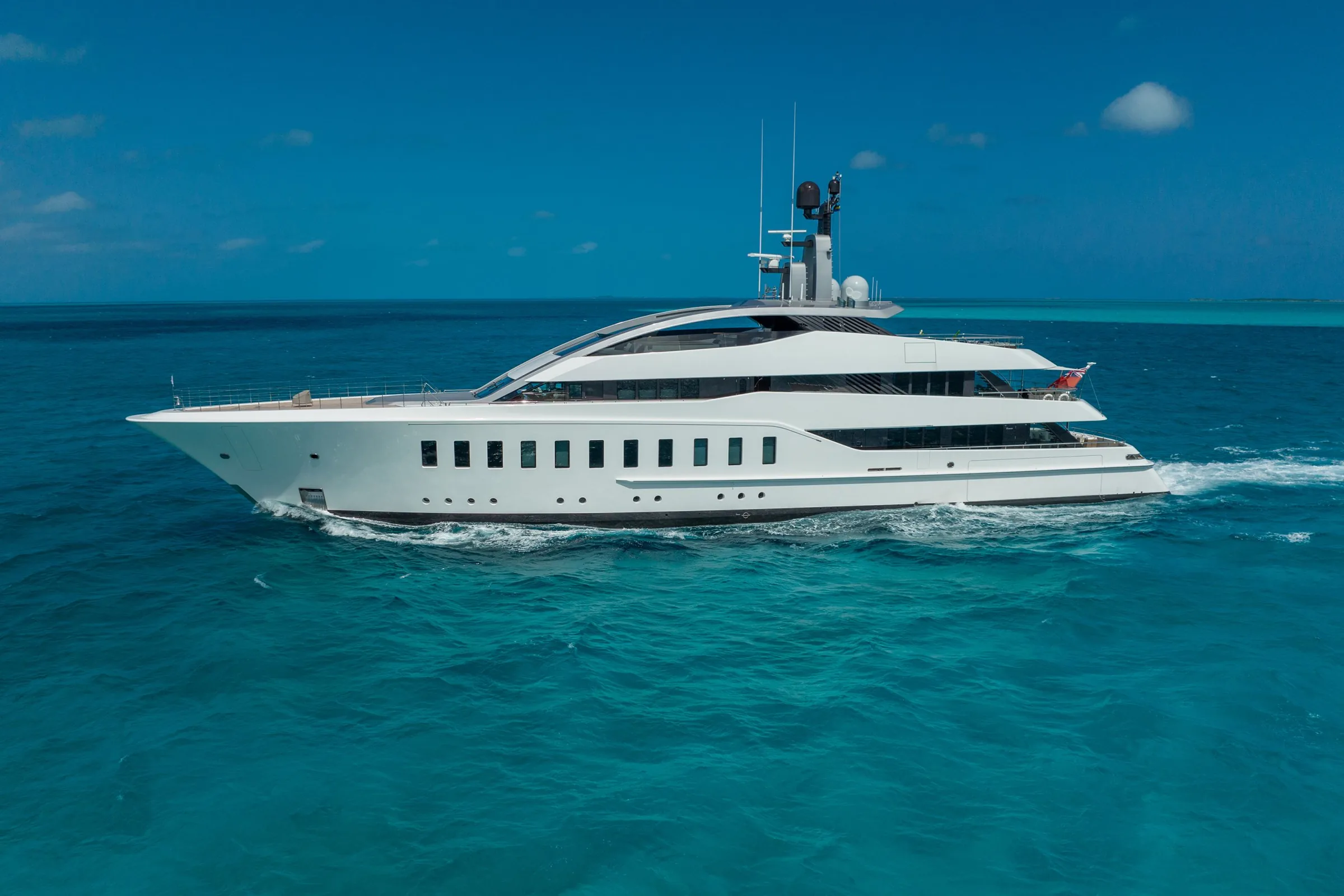 HALO - photo 14 location yacht Saint-Tropez