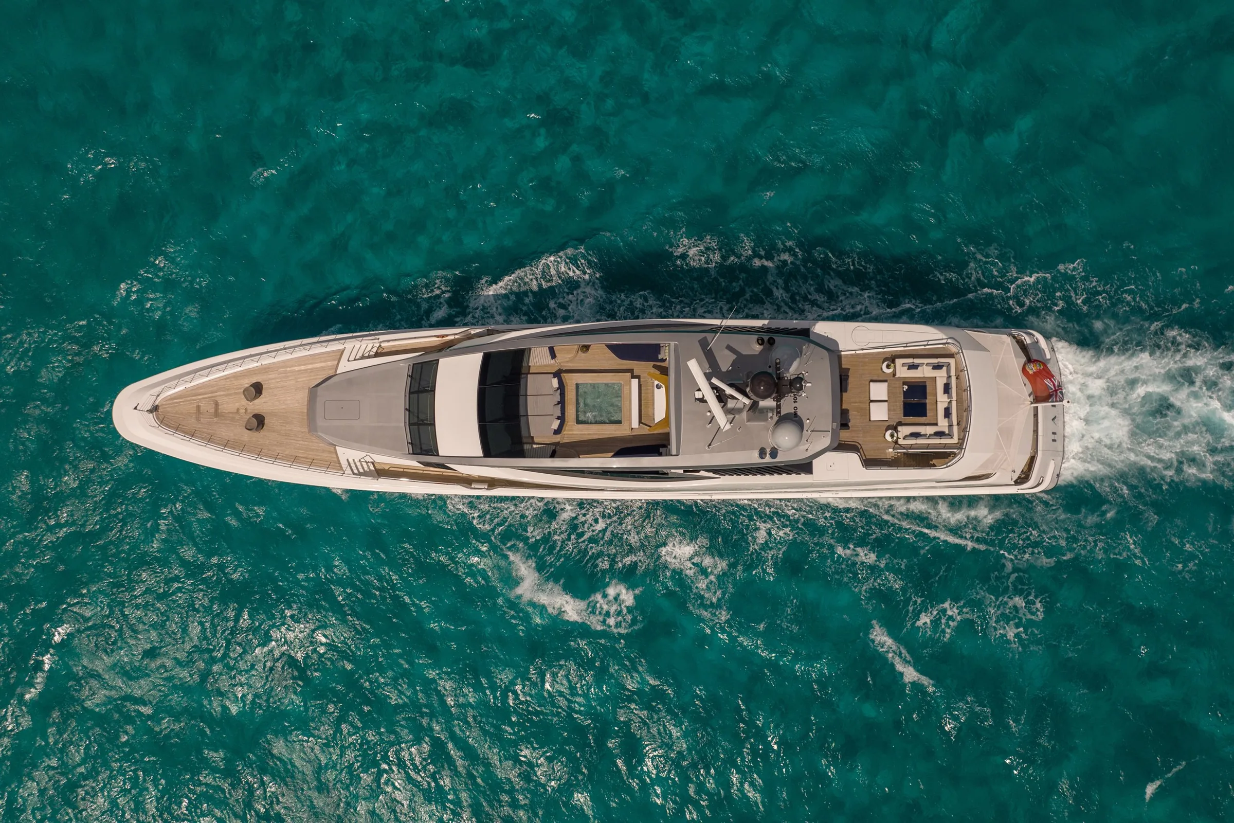 HALO - photo 15 location yacht Saint-Tropez