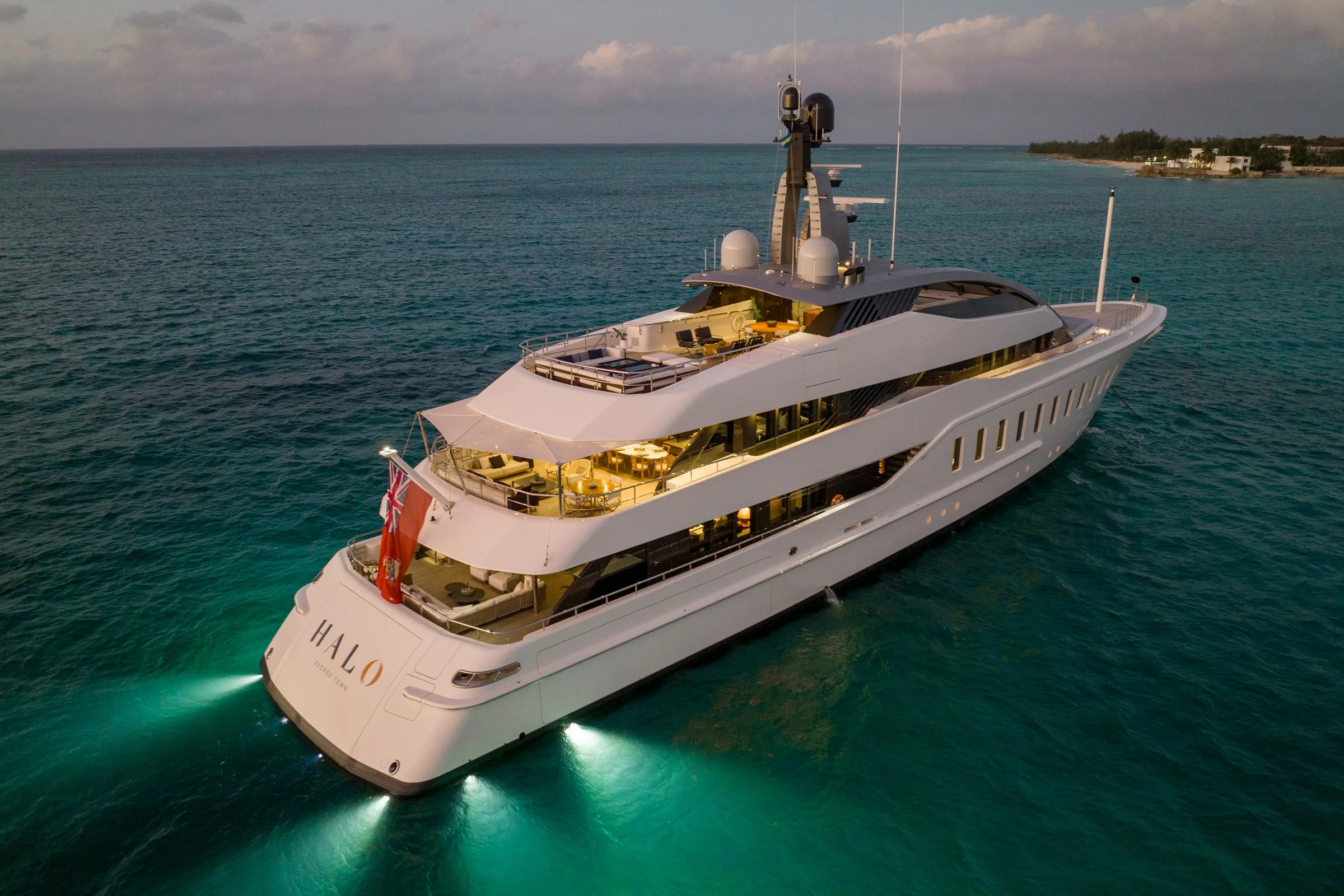 HALO - photo 16 location yacht Saint-Tropez