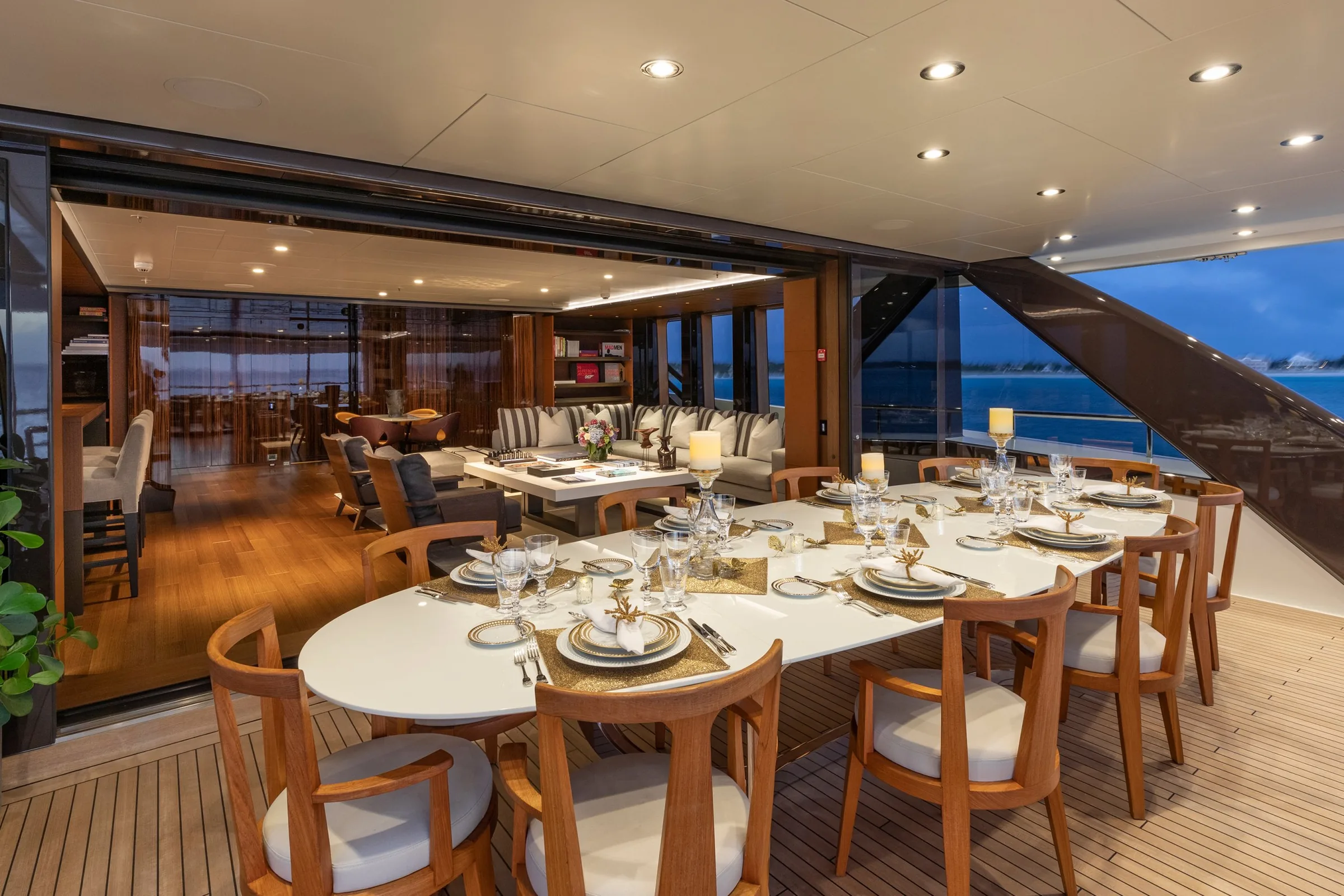 HALO - photo 21 location yacht Saint-Tropez