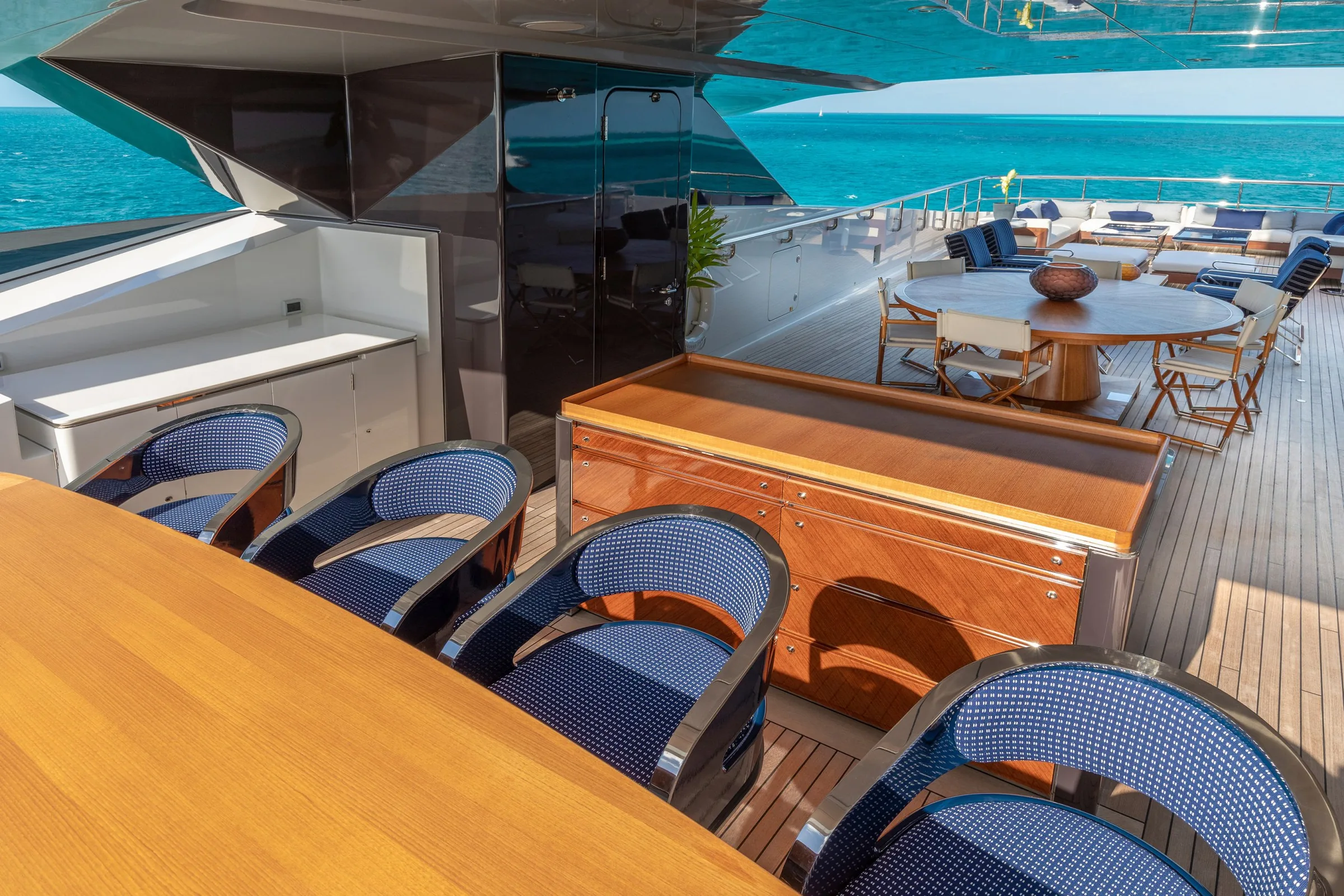 HALO - photo 24 location yacht Saint-Tropez