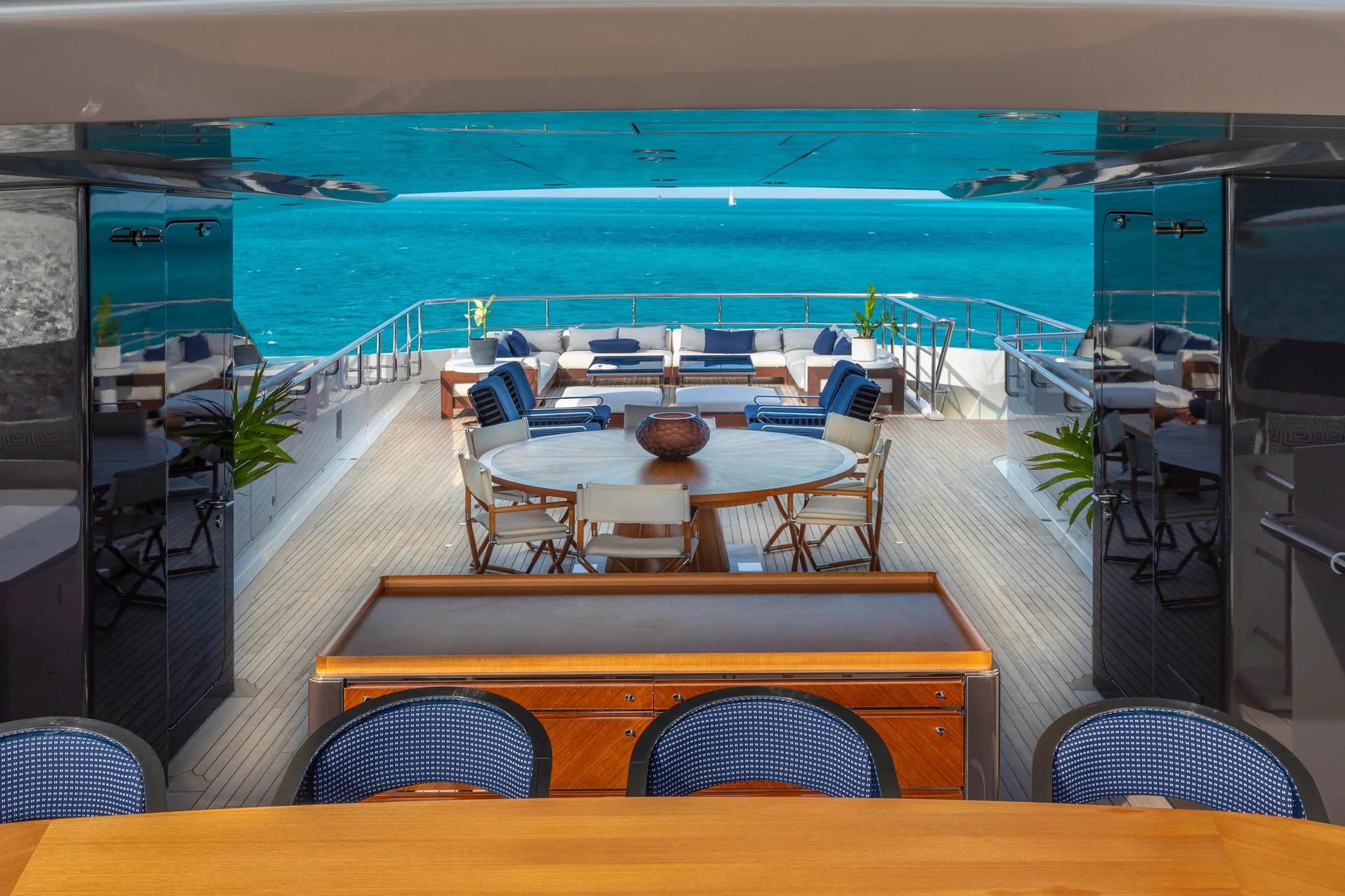 HALO - photo 26 location yacht Saint-Tropez