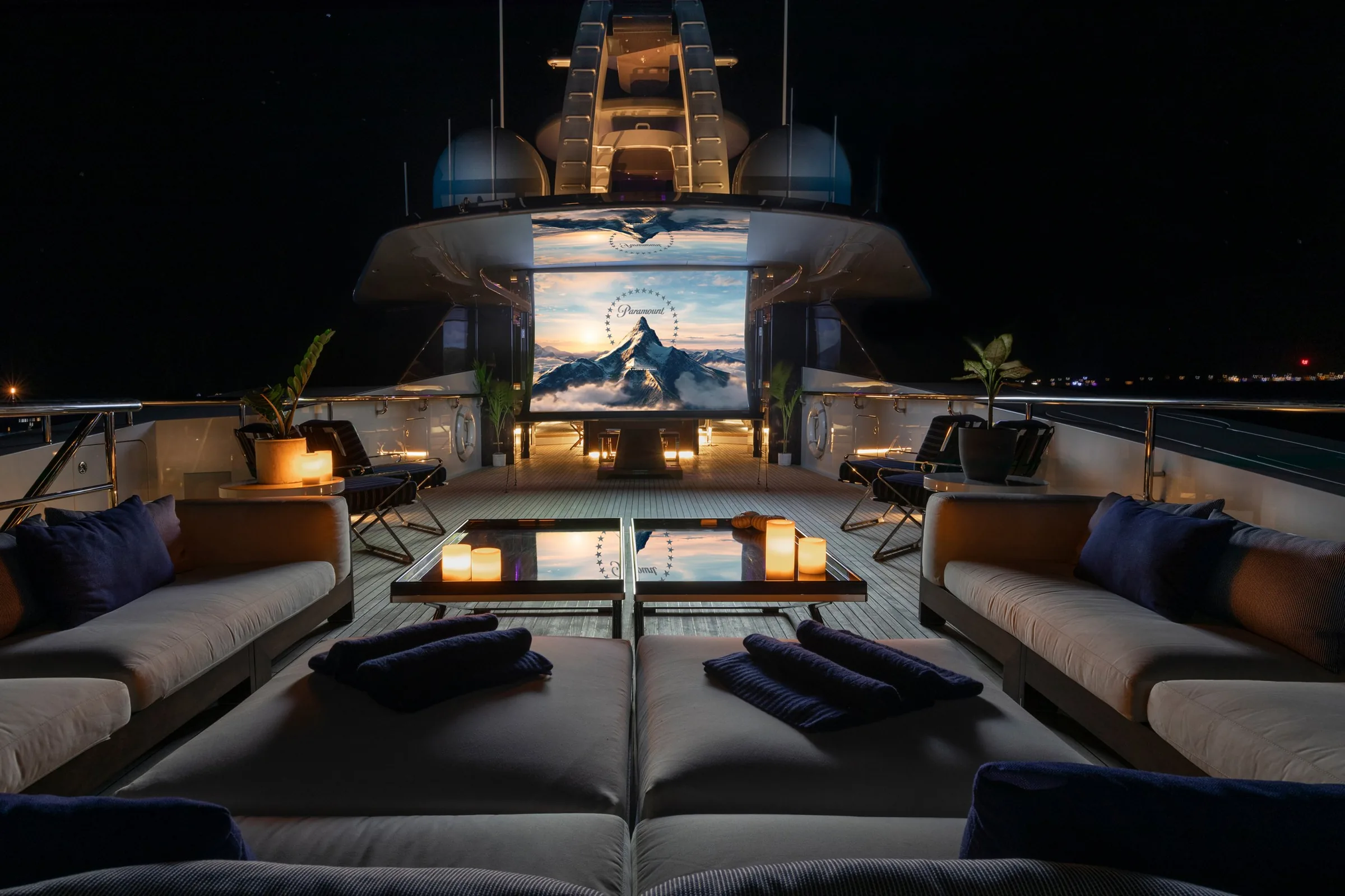 HALO - photo 30 location yacht Saint-Tropez