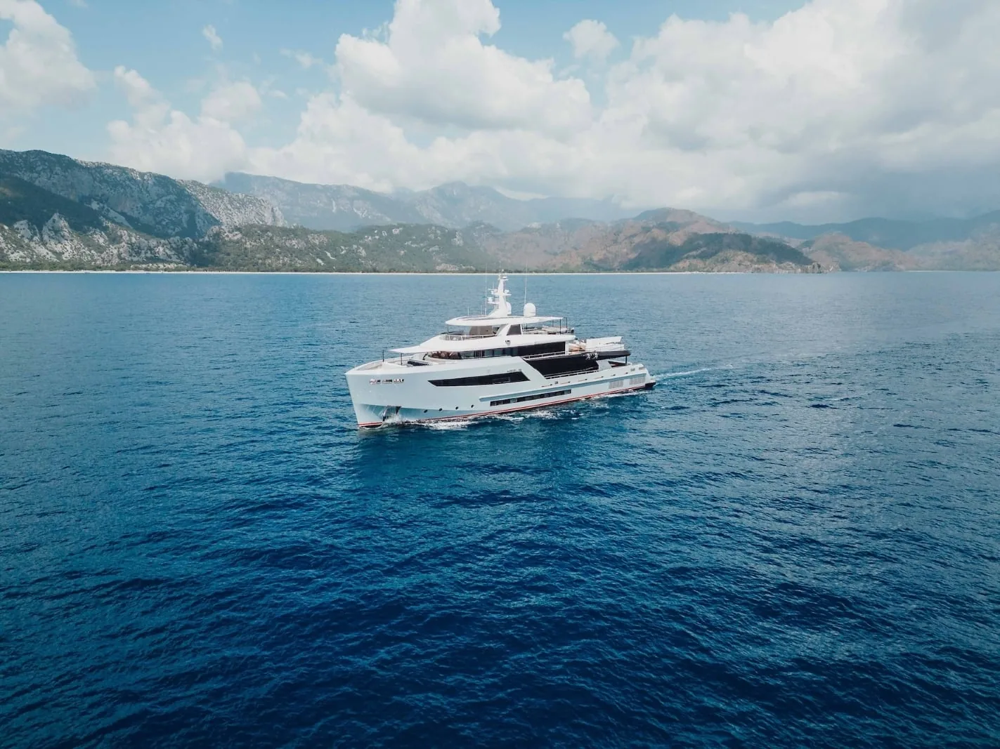 HEEUS - photo 2 location yacht Saint-Tropez