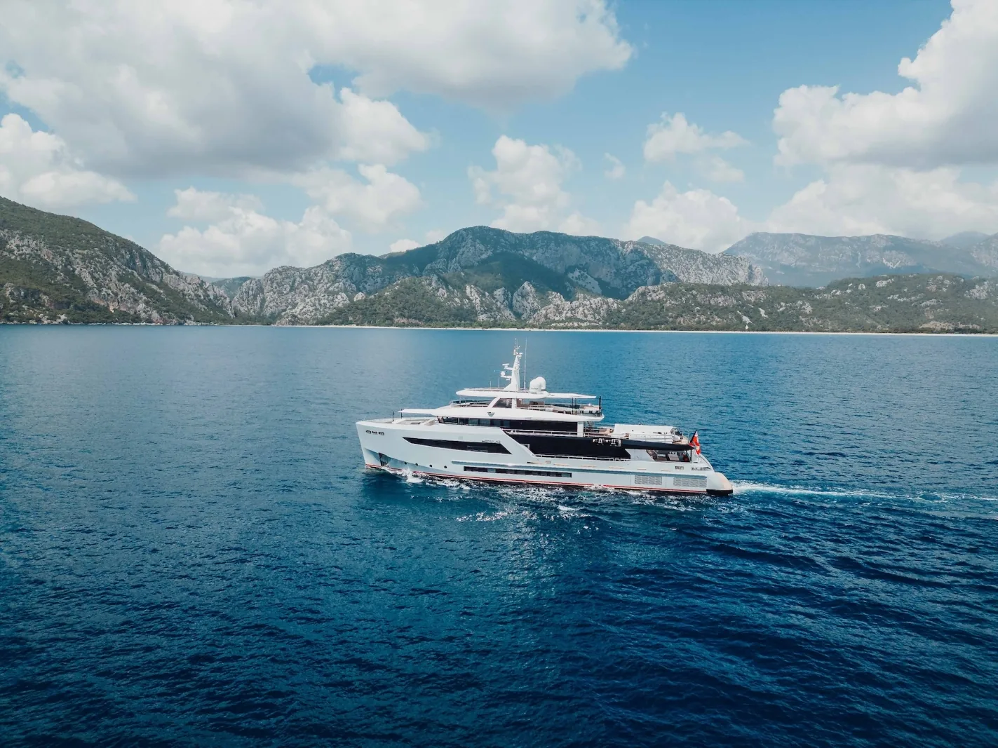 HEEUS - photo 3 location yacht Saint-Tropez