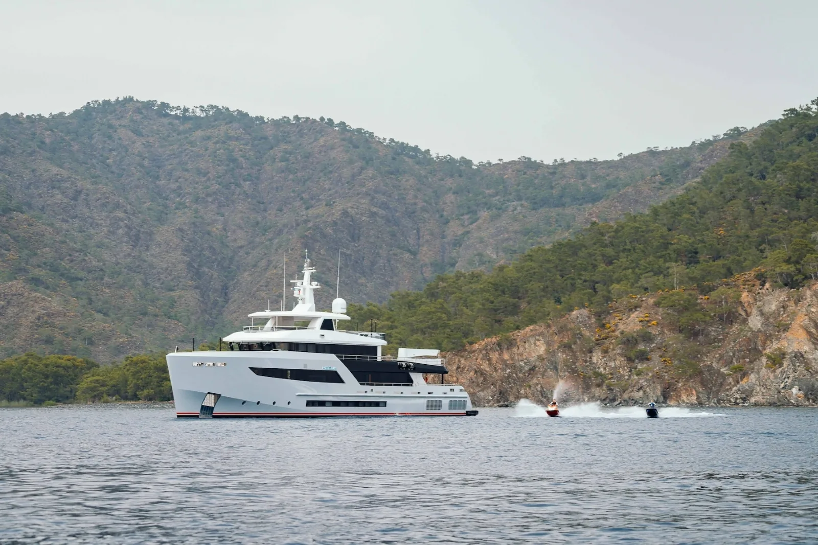HEEUS - photo 9 location yacht Saint-Tropez