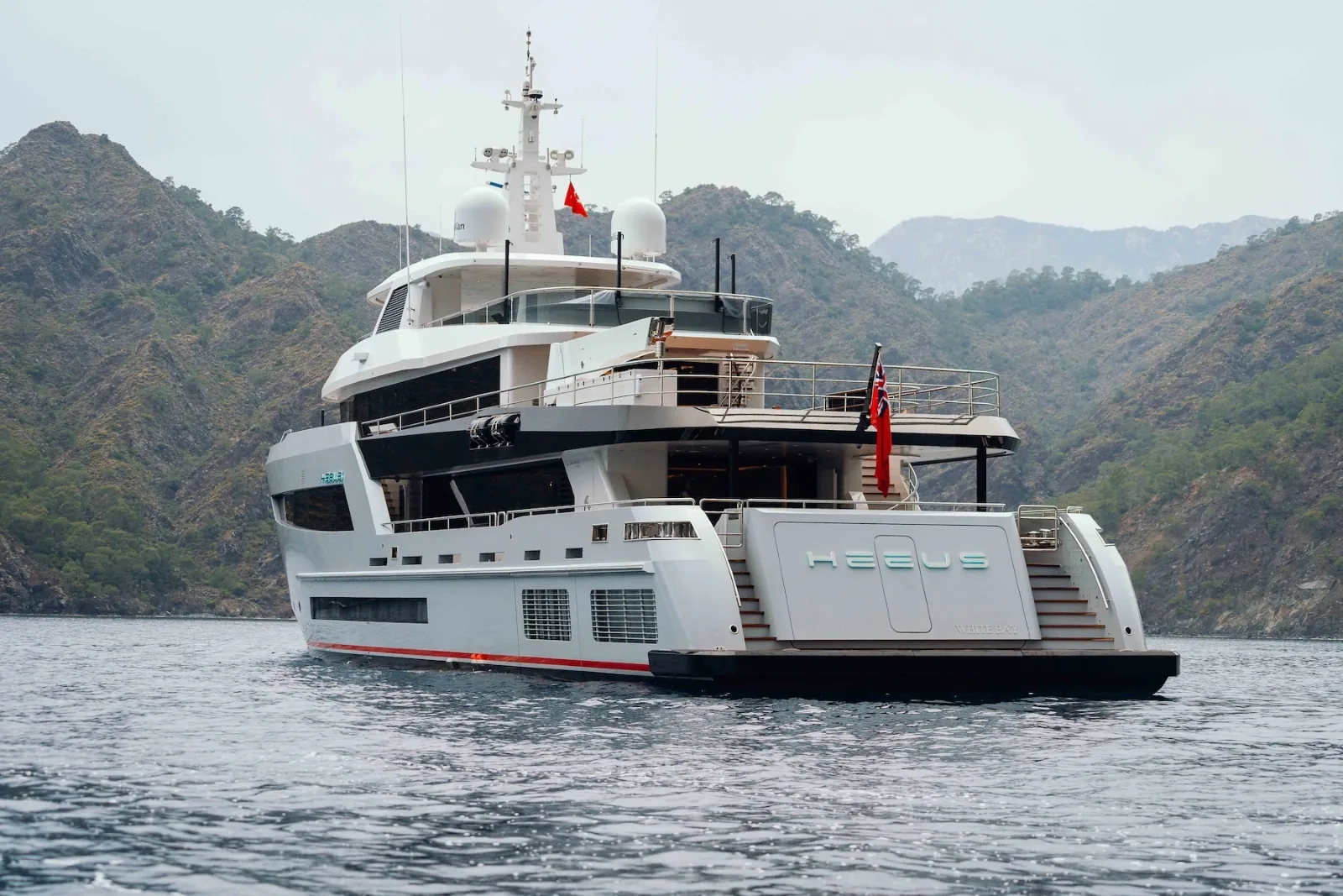 HEEUS - photo 10 location yacht Saint-Tropez